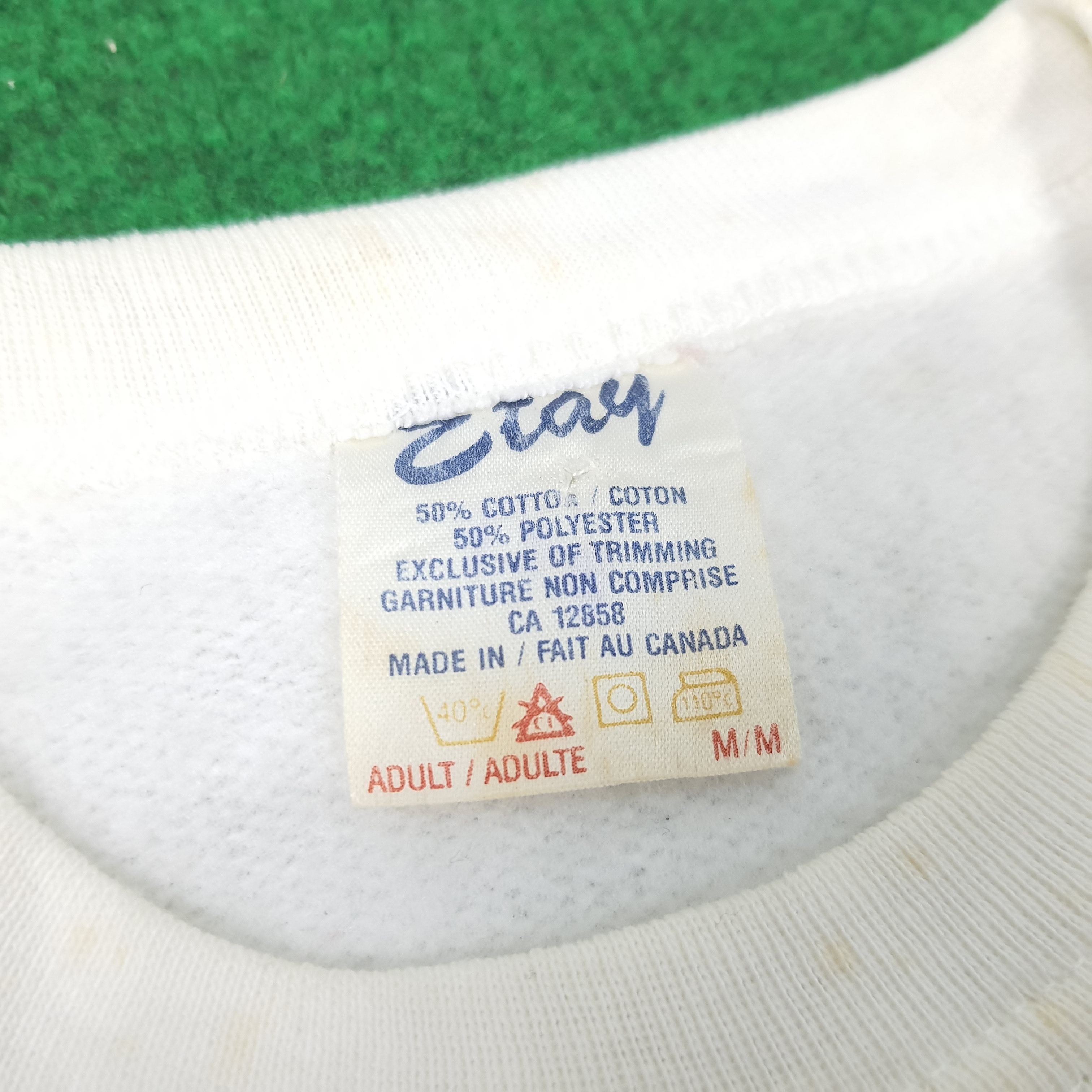 Vintage Vintage Montreal CANADA Flag Sweatshirts Size US S / EU 44-46 / 1 - 5 Thumbnail