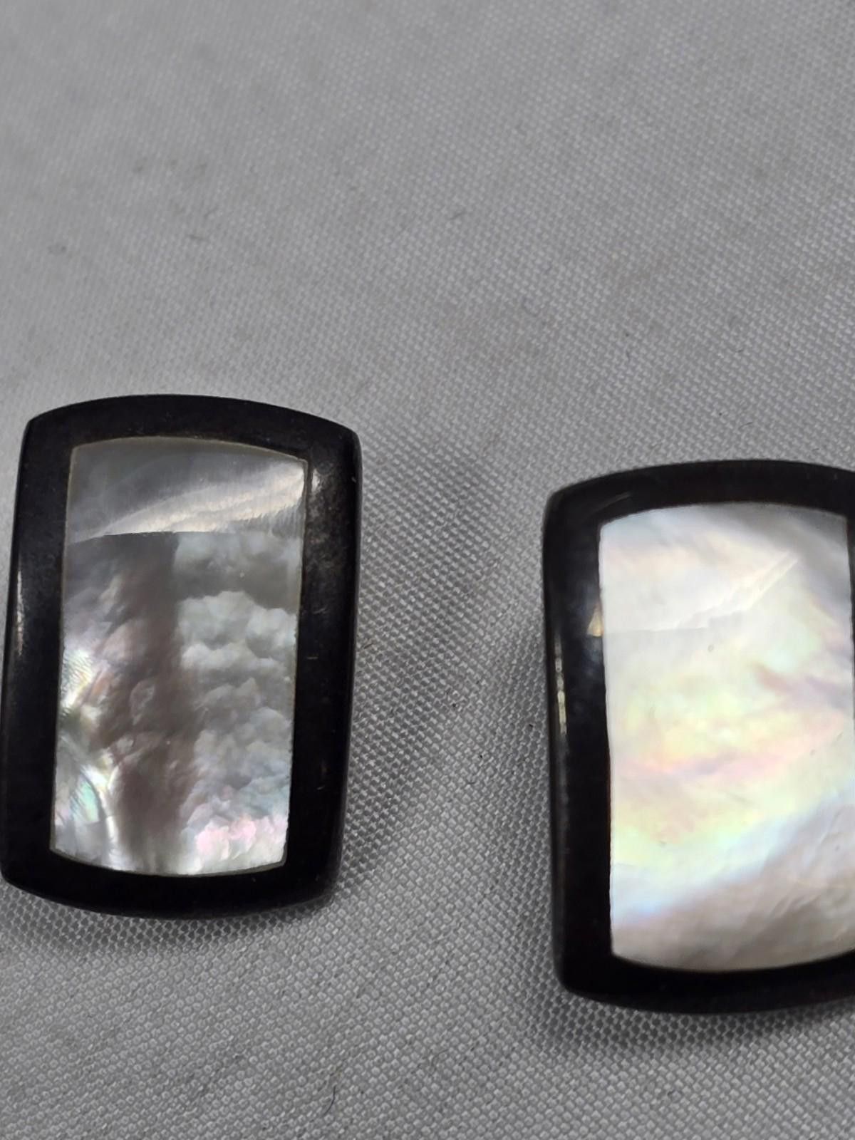 The Unbranded Brand Sterling Silver Mother of Pearl Huggie Earrings Size ONE SIZE - 4 Thumbnail