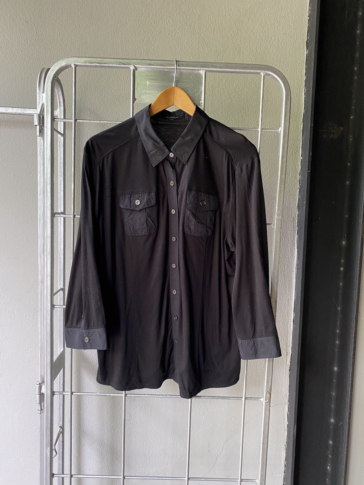 Burberry Burberry 2 pocket black shirt Size ONE SIZE - 13 Thumbnail