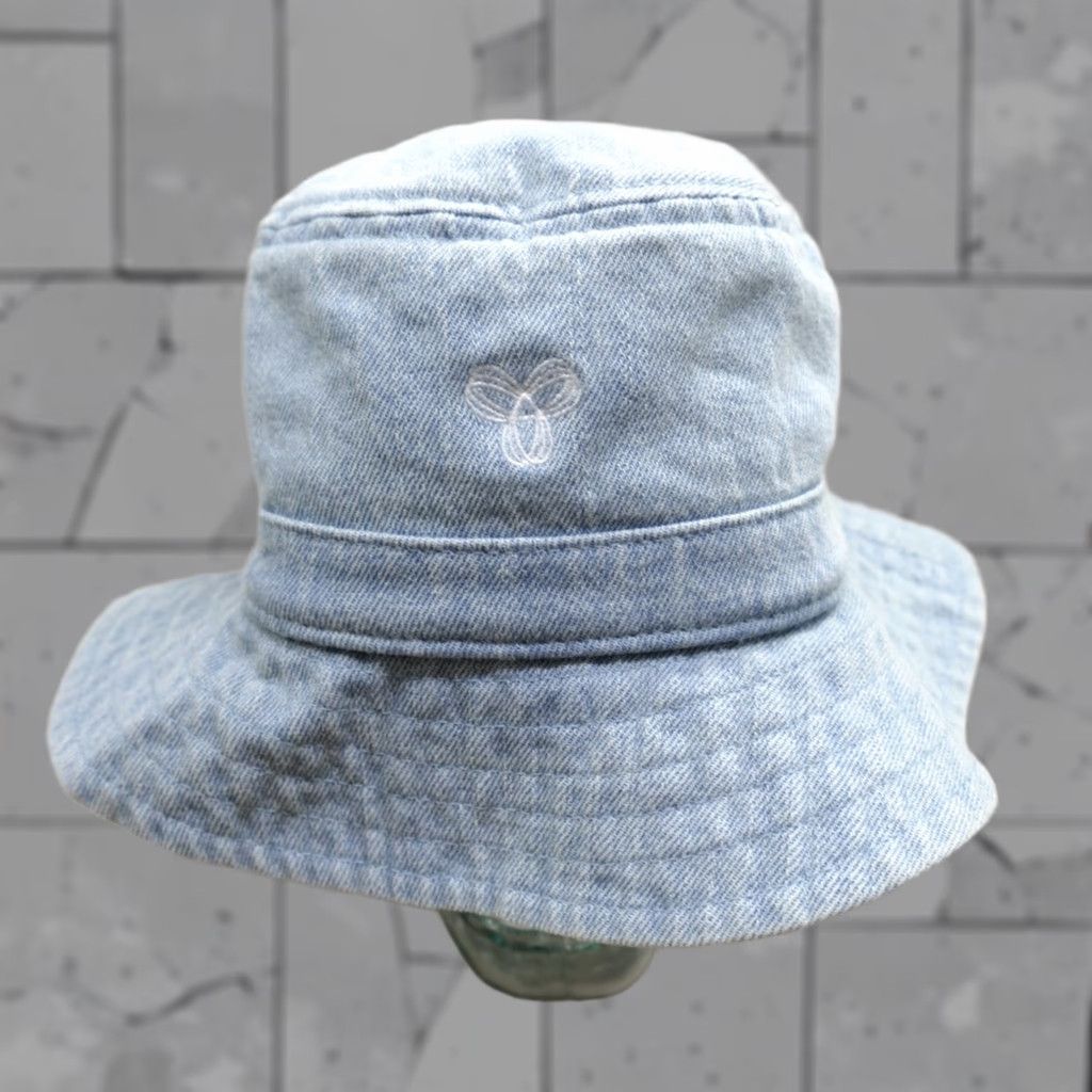 TNA TNA Womens Bucket Hat Small Medium Blue Denim Embroidered Aritzia Size ONE SIZE - 1 Thumbnail