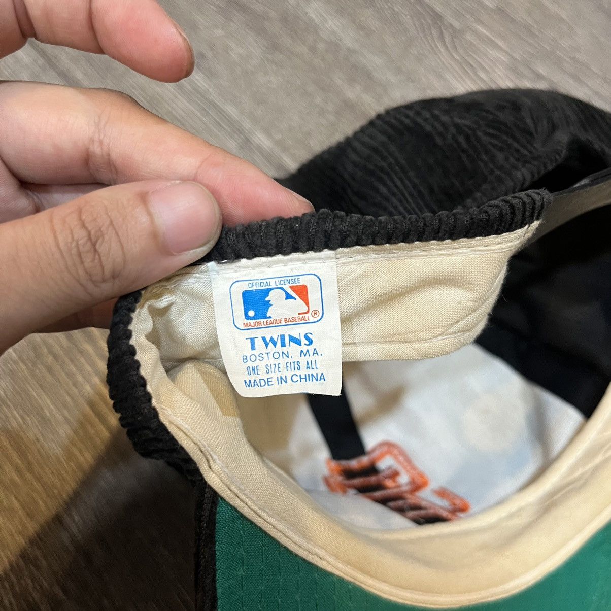 Twins Enterprise Inc. Vintage San Fransisco Giants Corduroy Golfer SnapBack Size ONE SIZE - 6 Thumbnail
