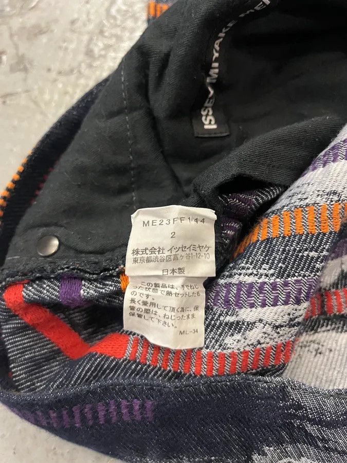 Issey Miyake 2000s Issey Miyake Navy & Grey Color Stripes Relief Pants Size US 30 / EU 46 - 9 Thumbnail