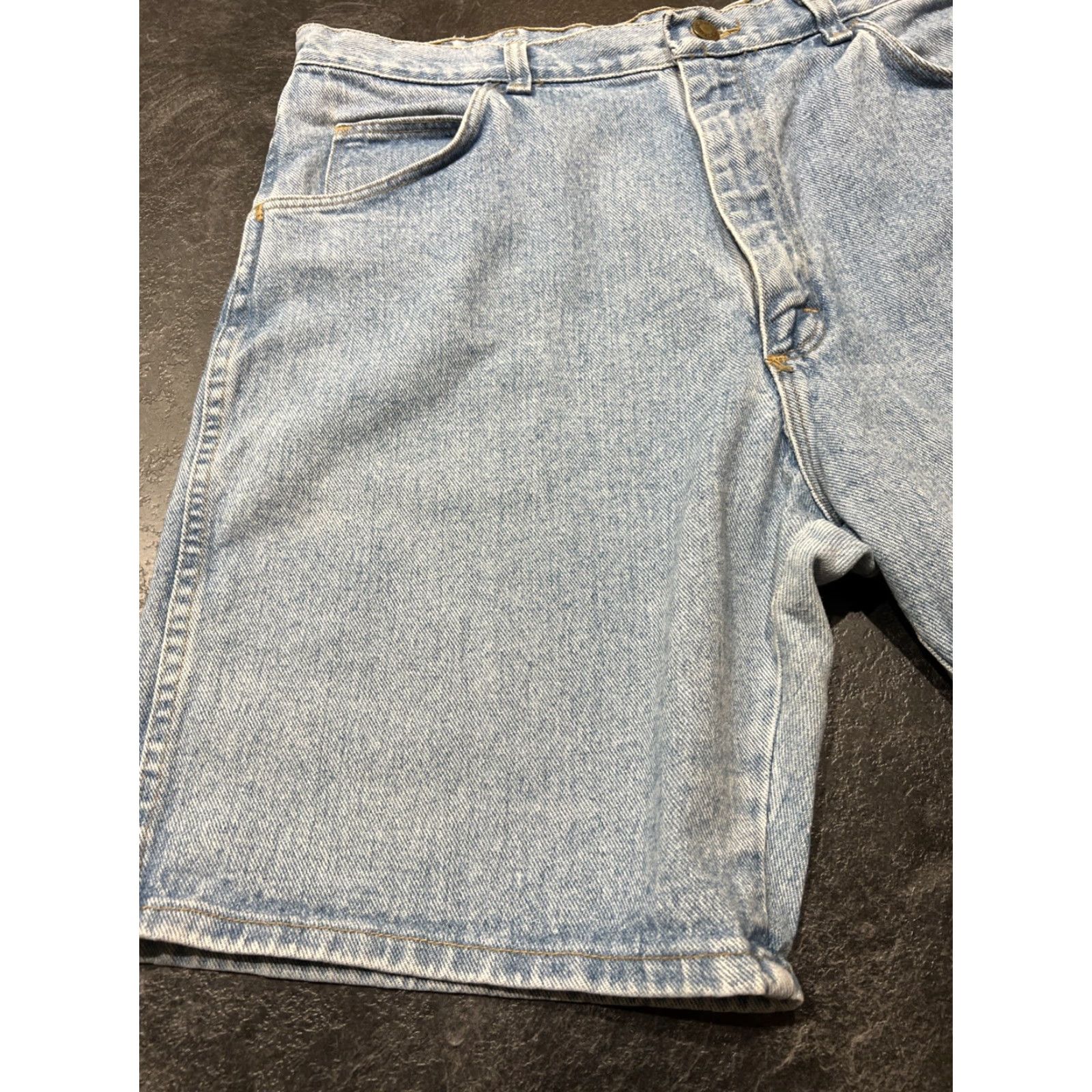 Wrangler Wrangler Bermuda Shorts Men 36 Relaxed Blue Denim 8" Inseam Pockets Cotton Casual 90s Cowboy Logo Vintage: NoMens Size US 36 / EU 52 - 3 Thumbnail