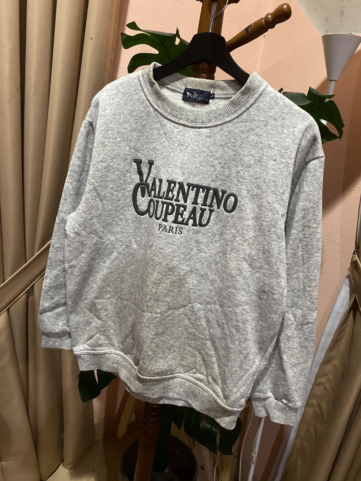 Vintage Vintage Valentino Coupeau Paris Grey Sweatshirt Unisex Size US M / EU 48-50 / 2 - 4 Thumbnail