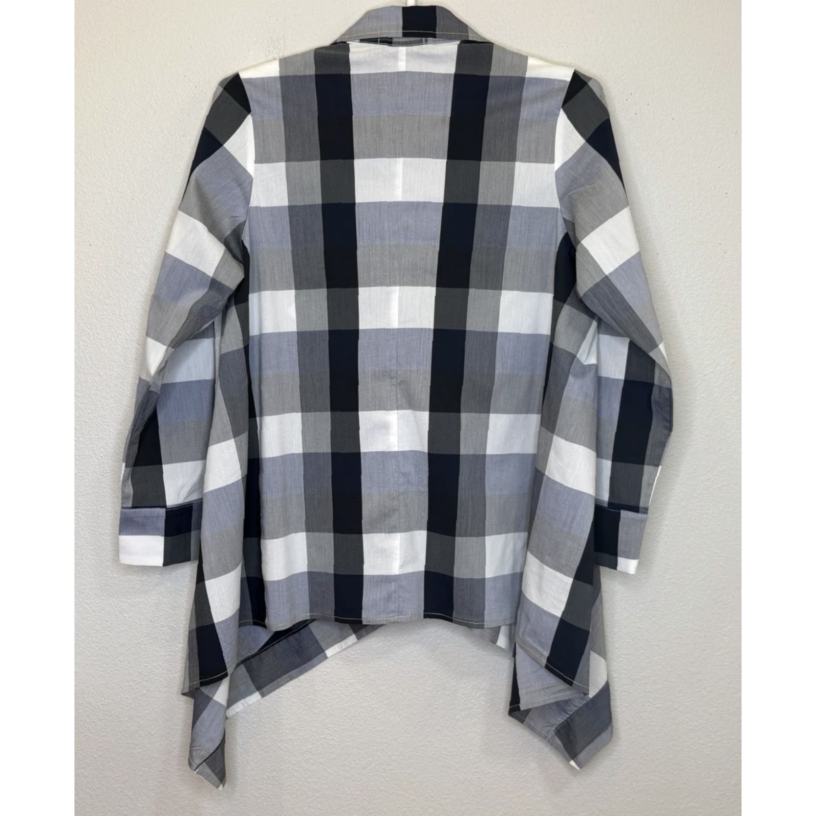 Vintage VINTAGE Comfy USA Button Front Top Womens Sz Small Black Buffalo Plaid Shark Bite Hem Shirt/Top (Buttons) Size S / US 4 / IT 40 - 5 Thumbnail