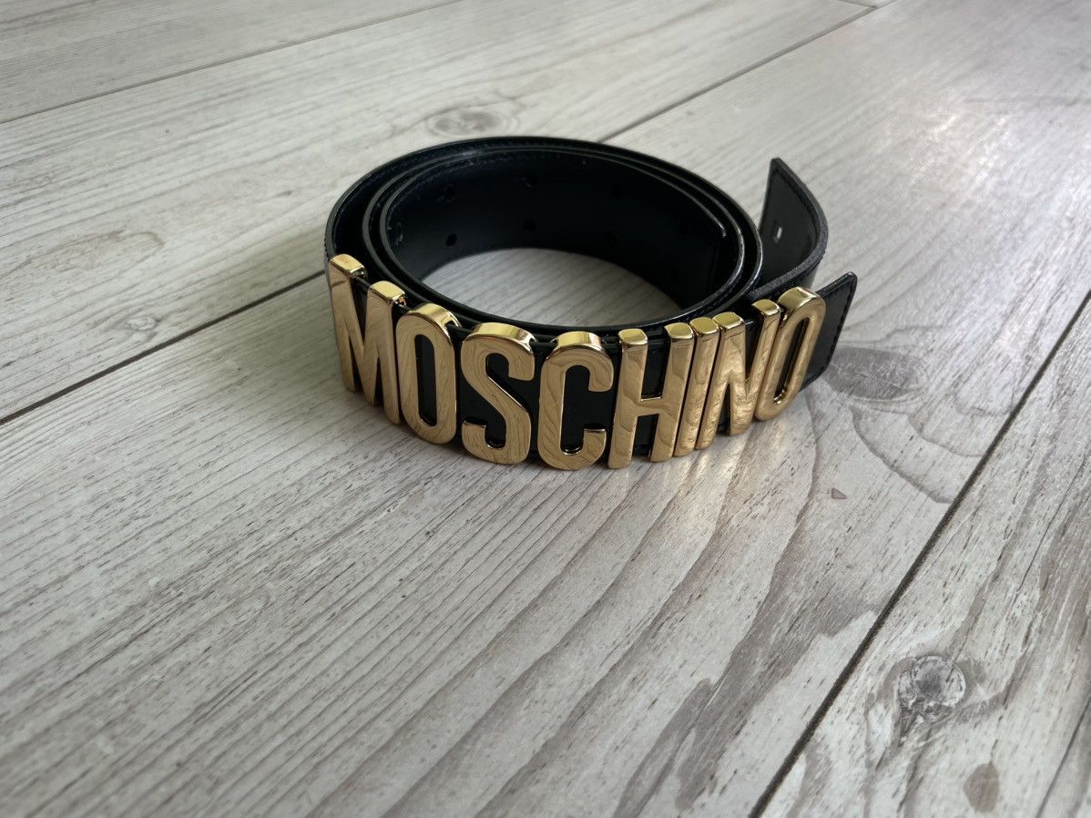 Moschino Moschino Leather Belt Redwall Gold Logo Size ONE SIZE - 2 Thumbnail