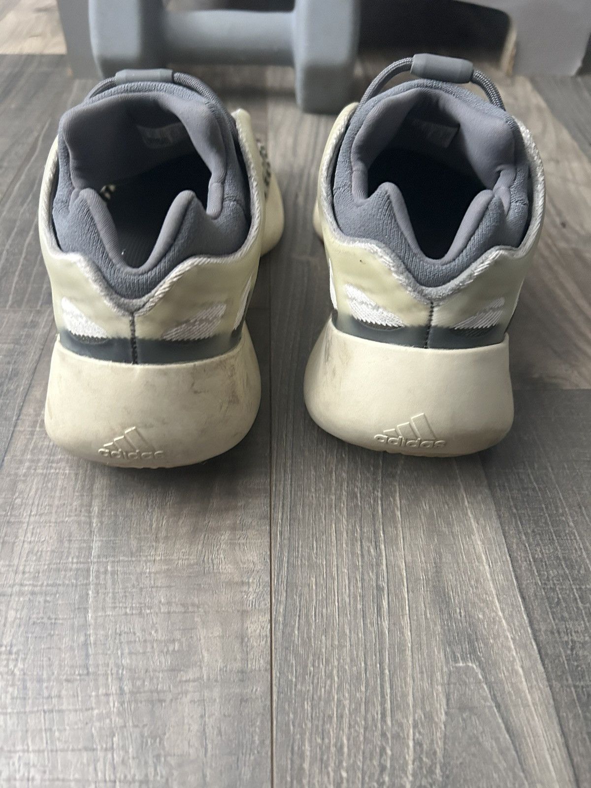 Adidas Yeezy 700 v3 Fade Salt 🧂 Size US 11 / EU 44 - 3 Thumbnail