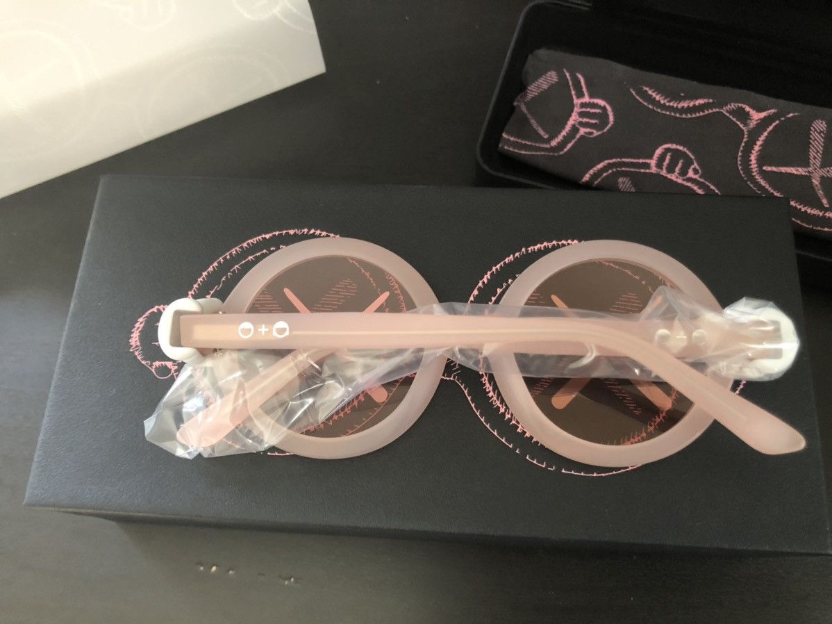 Kaws Kaws x SD Kid Sunglasses Pink Size ONE SIZE - 3 Thumbnail