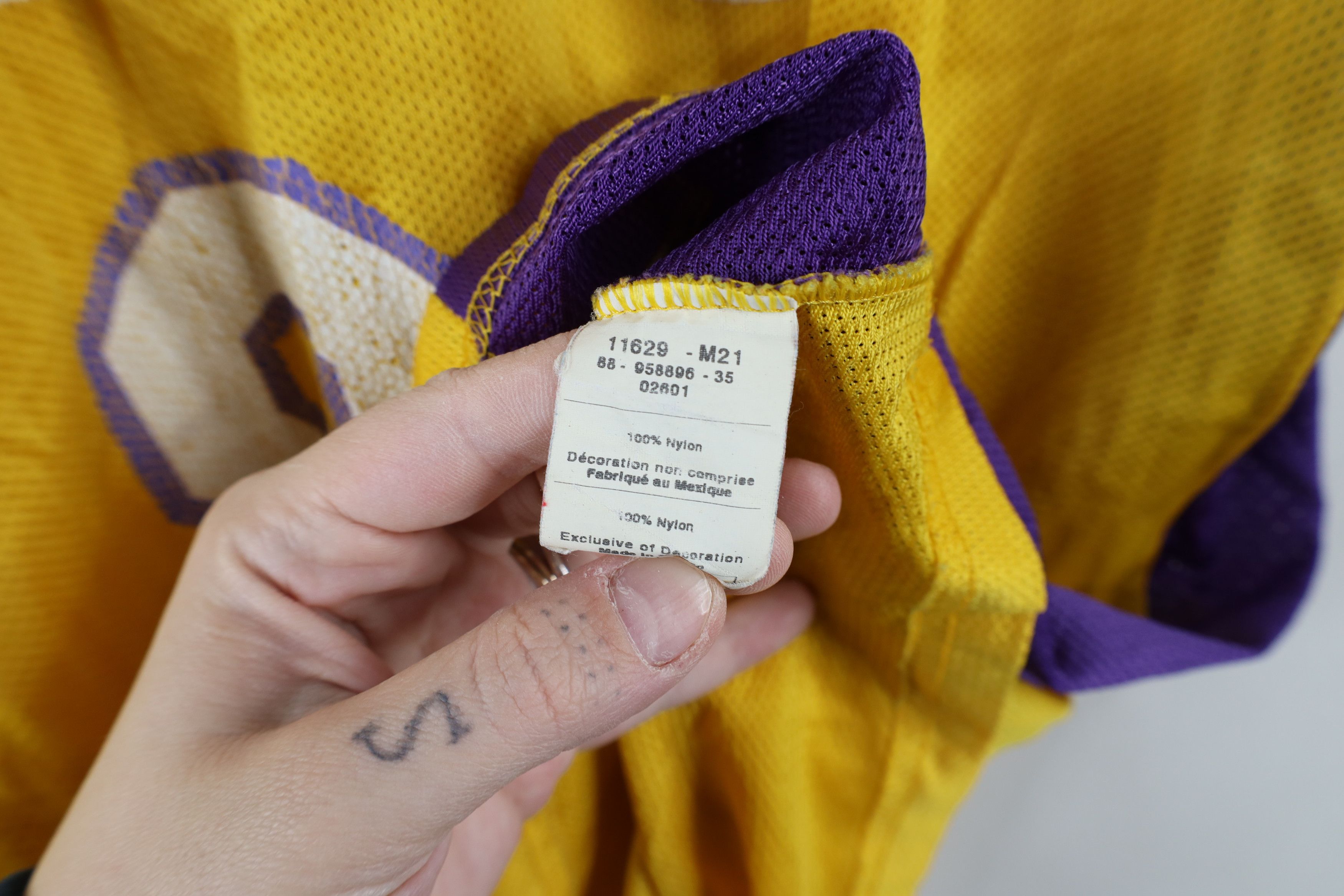 Champion × Vintage Vintage 90s Champion Los Angeles Lakers Basketball Jersey #8 Size US L / EU 52-54 / 3 - 12 Thumbnail