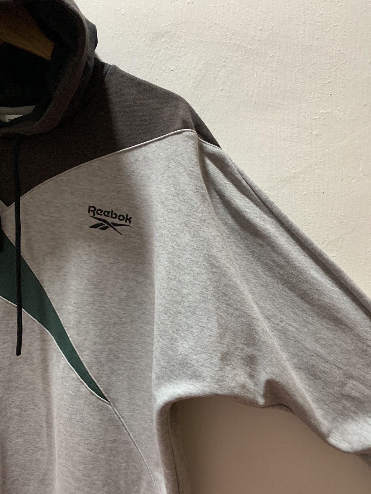 Reebok Vintage Reebok Hoodie Size M Gray Size US M / EU 48-50 / 2 - 7 Thumbnail