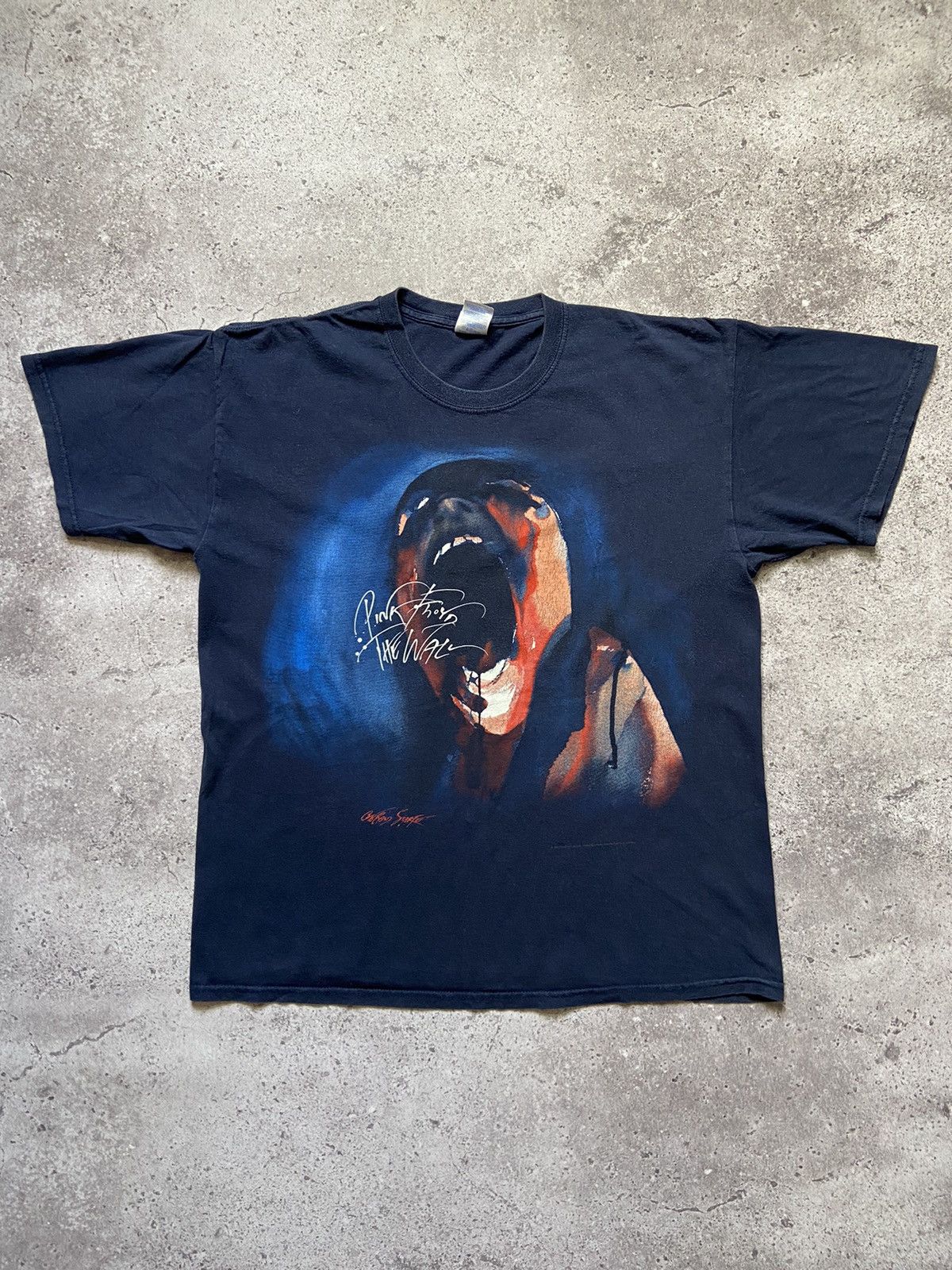 Band Tees Vintage 2000s Pink Floyd The Wall Band Tee L Size US L / EU 52-54 / 3 - 1 Thumbnail