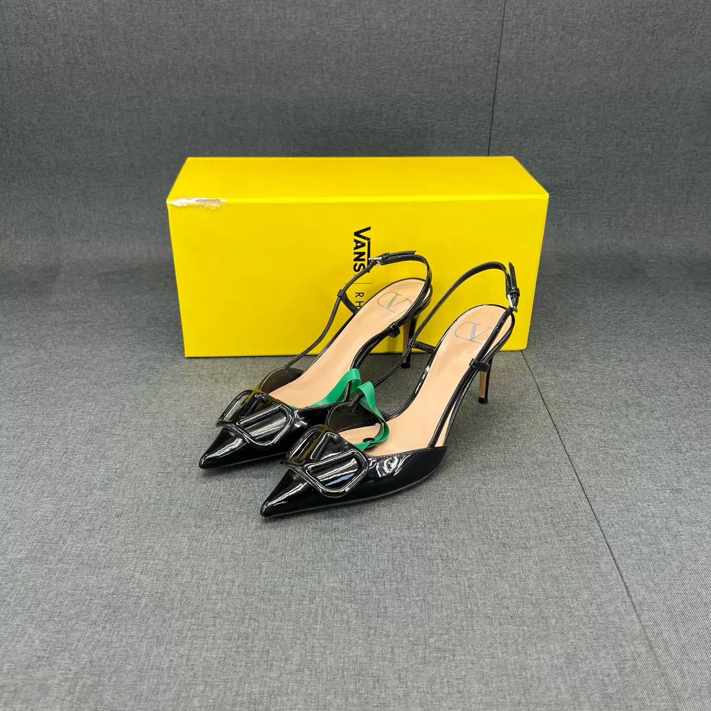 Valentino Valentino Vlogo Patent Leather Black Heels 35.5 with Box Size US 5 / IT 35 - 1 Thumbnail