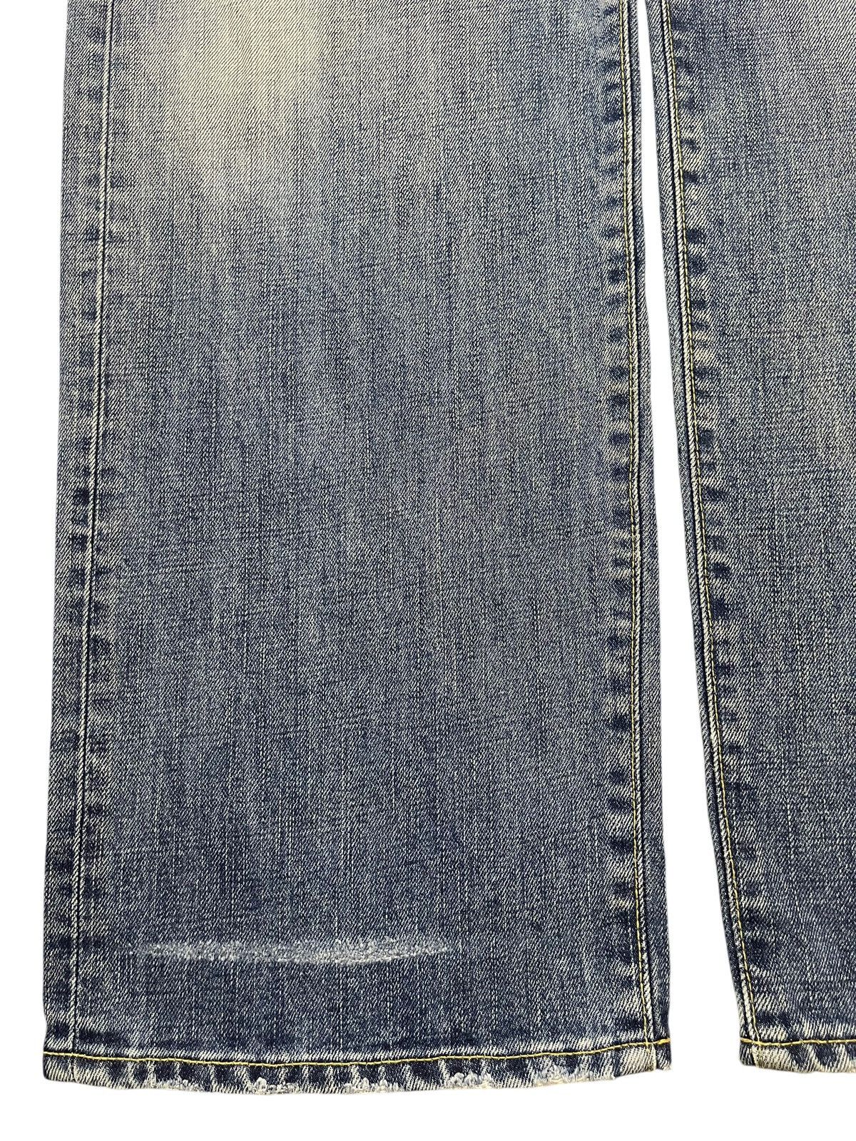 Uniqlo Vintage Japanese Uniqlo Blue Faded Wash Distress Baggy Jeans Size US 36 / EU 52 - 7 Thumbnail