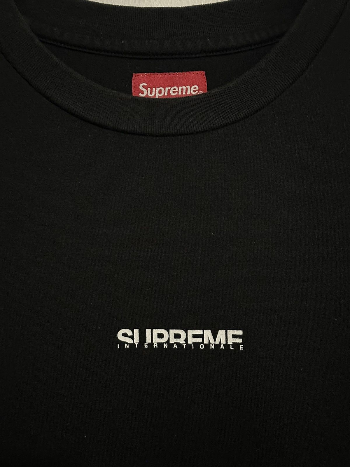 Supreme Supreme Internationale S/S Top Tee Size US M / EU 48-50 / 2 - 2 Thumbnail