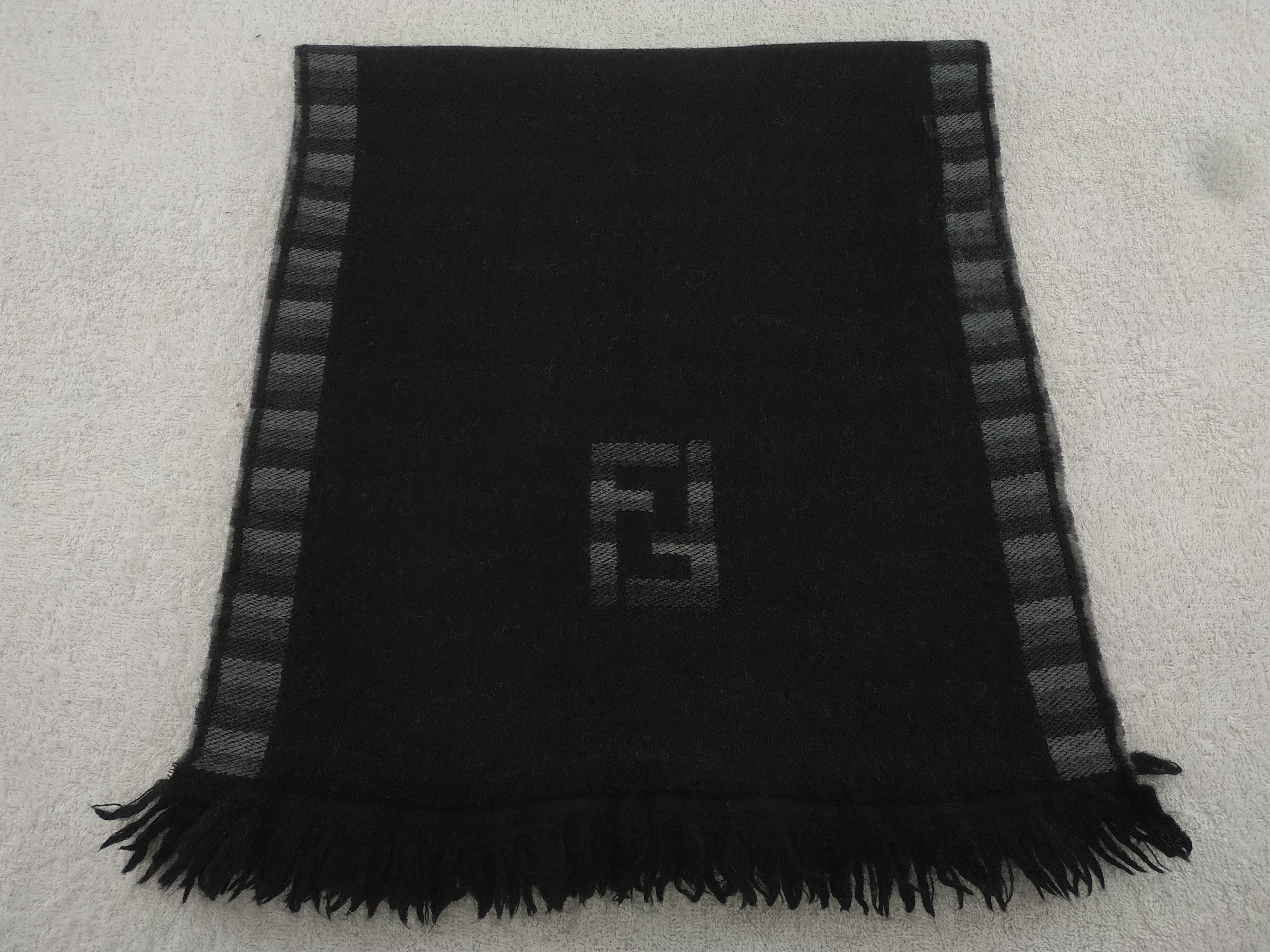 Vintage Fendi Scarf / Muffler / Neckwear - WW596 Size ONE SIZE - 1 Thumbnail