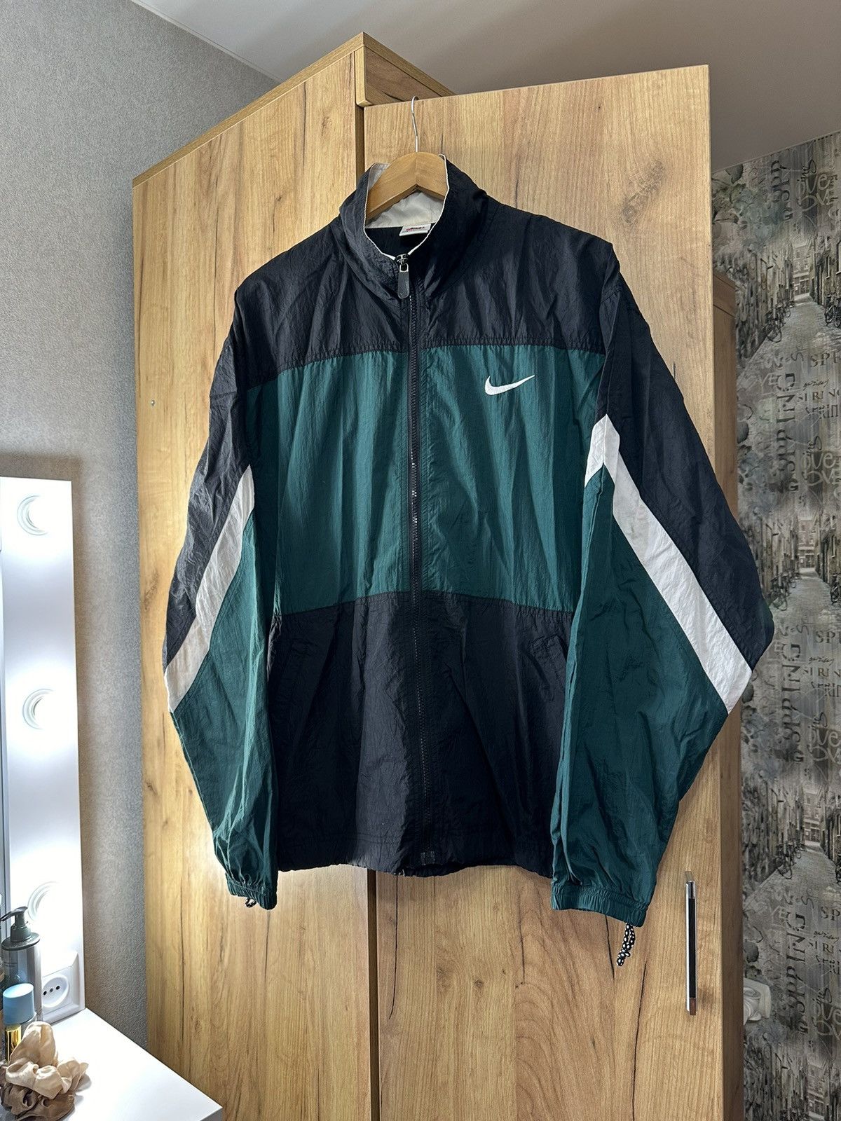 Nike × Vintage Nike Vintage Nylon Olympic Jacket Windbreaker Swoosh Size US L / EU 52-54 / 3 - 2 Thumbnail