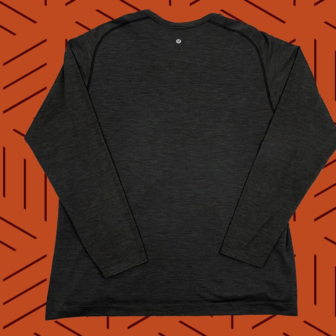 Lululemon Lululemon Metal Vent Tech Shirt Men 2XL Gray Active Long Sleeve Henley Smart Athletic Performance Vent Tech Shirt Mens 2Xl Gray Size US XXL / EU 58 / 5 - 1 Thumbnail