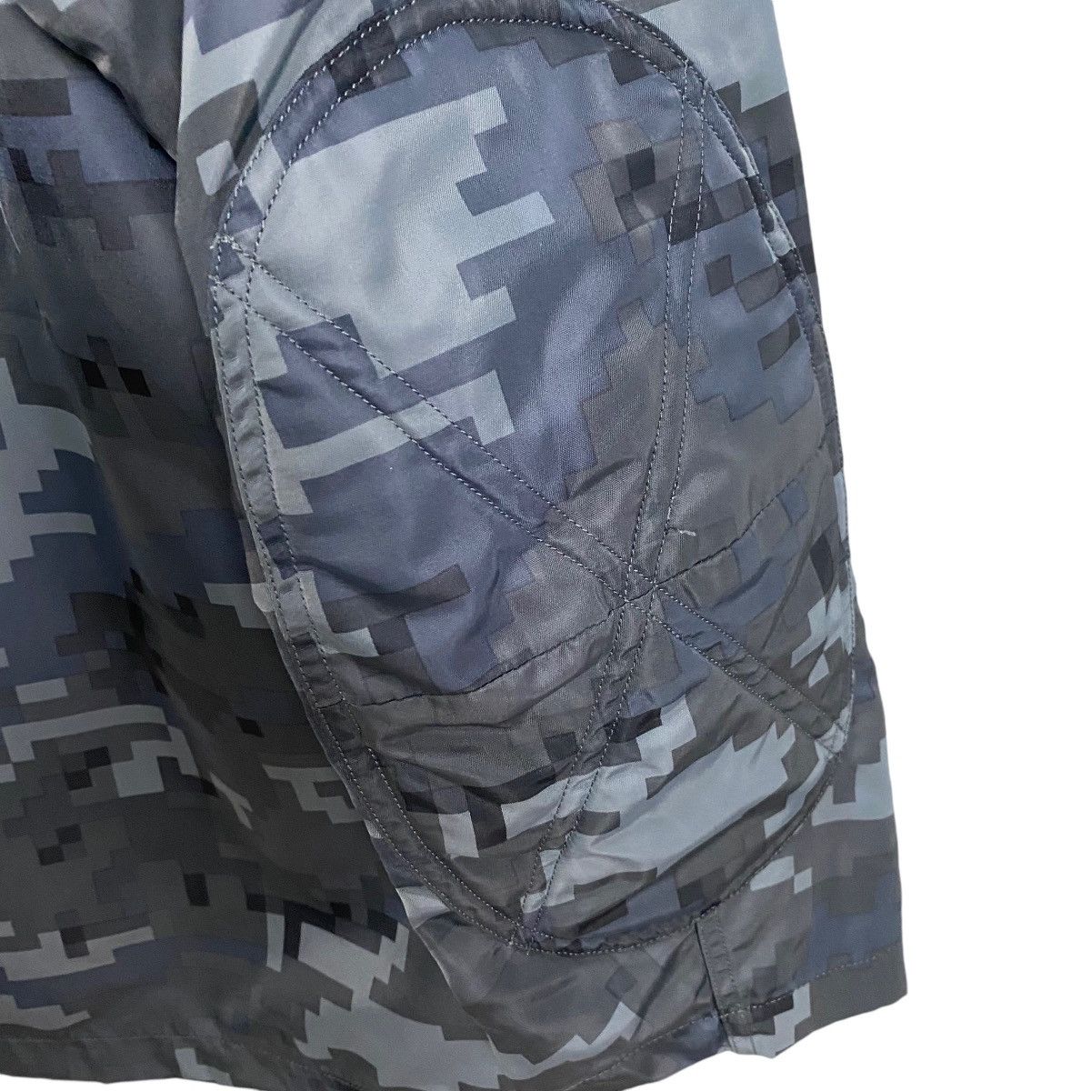 Beauty Beast × Vintage S/S 1997 Beauty:Beast Digi-Camo Field Jacket Chaotic Discord Size US M / EU 48-50 / 2 - 10 Thumbnail