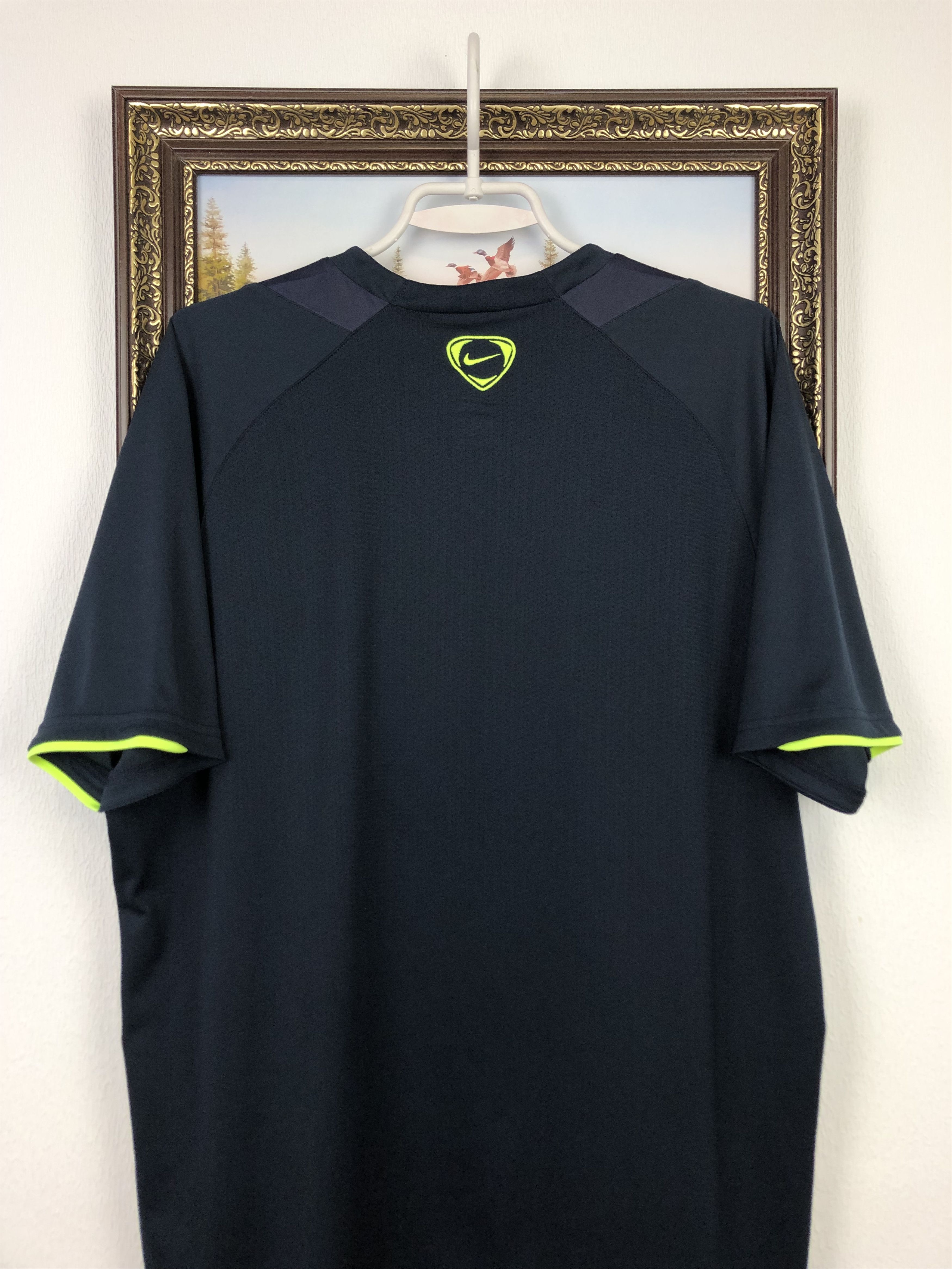 Nike Vintage Nike FC Barcelona Train Shirt Soccer Jersey Mens Tee Size US XL / EU 56 / 4 - 10 Thumbnail