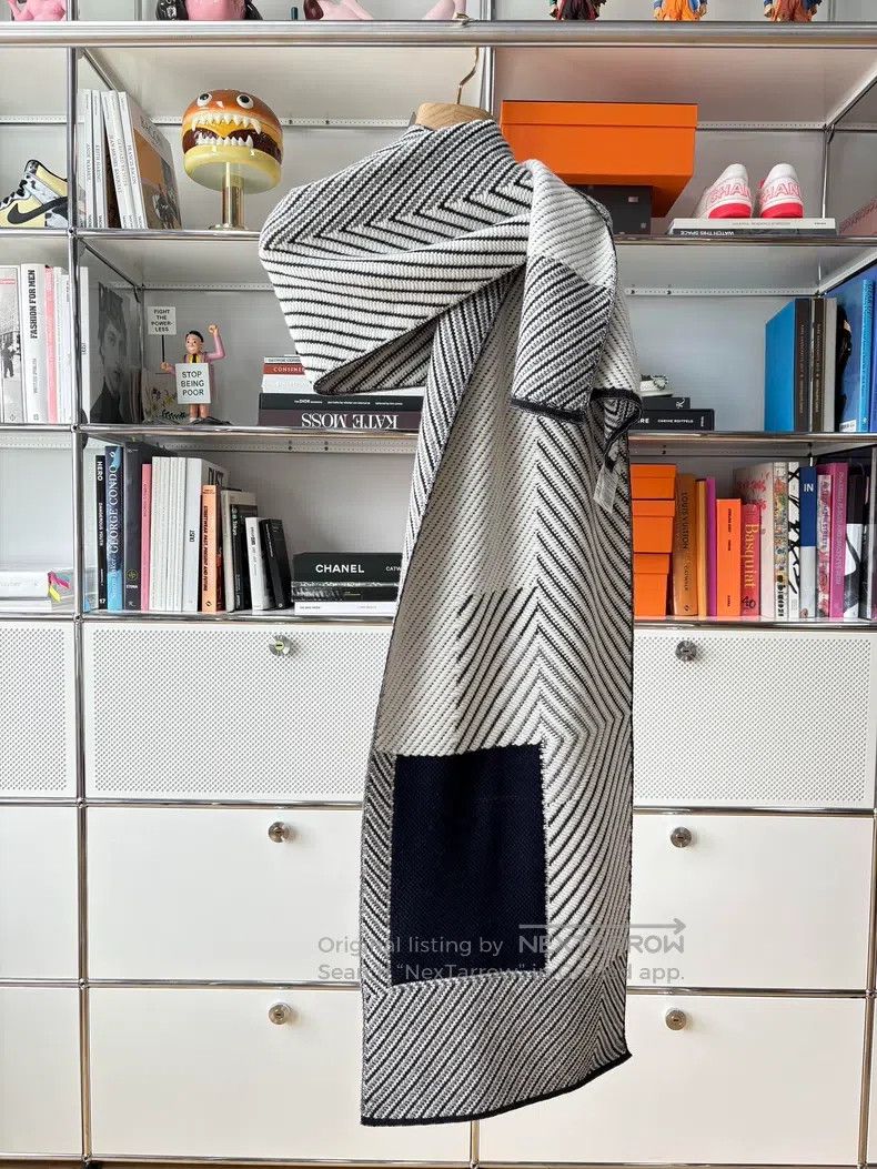 Fendi Fendi size 1900*380mm Black and white 'La Vie en Rose' cash Size ONE SIZE - 3 Thumbnail