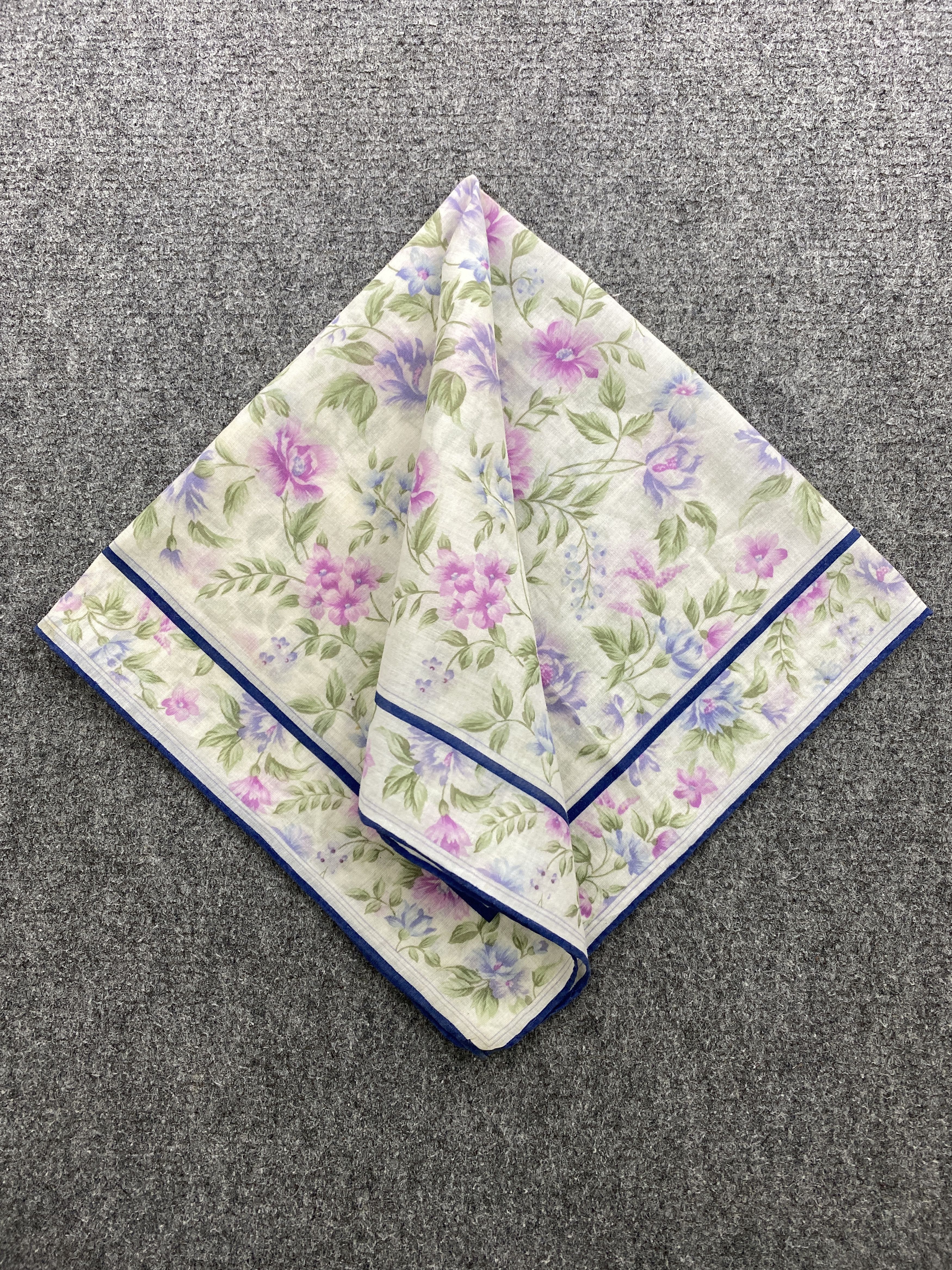 Vintage Yves Saint Laurent Handkerchief / Neckerchief HKC0791 Size ONE SIZE - 3 Thumbnail