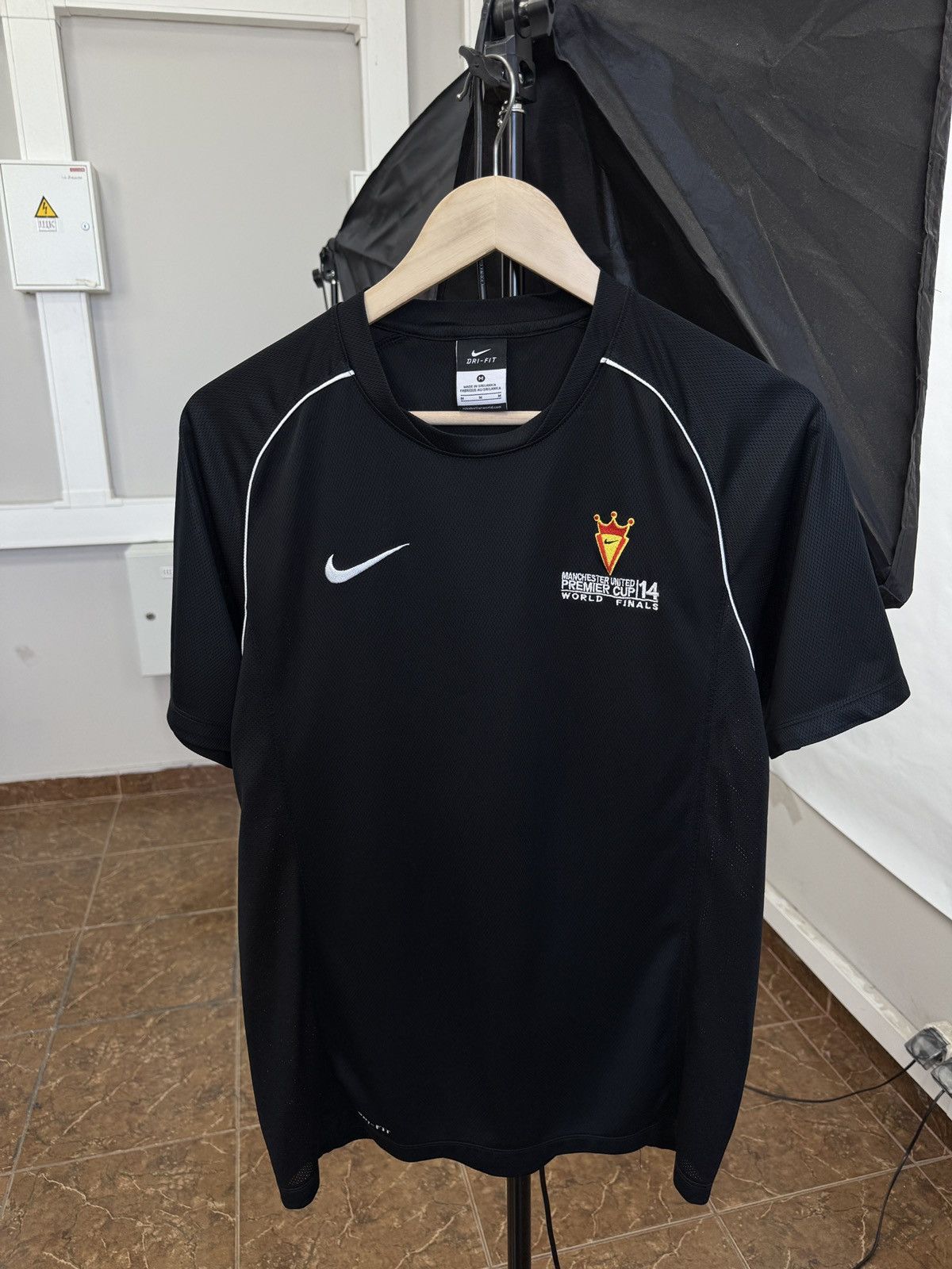 Nike 🏴󠁧󠁢󠁥󠁮󠁧󠁿 Nike Manchester United Premier Cup 14 Soccer Jersey Rare Size US M / EU 48-50 / 2 - 1 Thumbnail