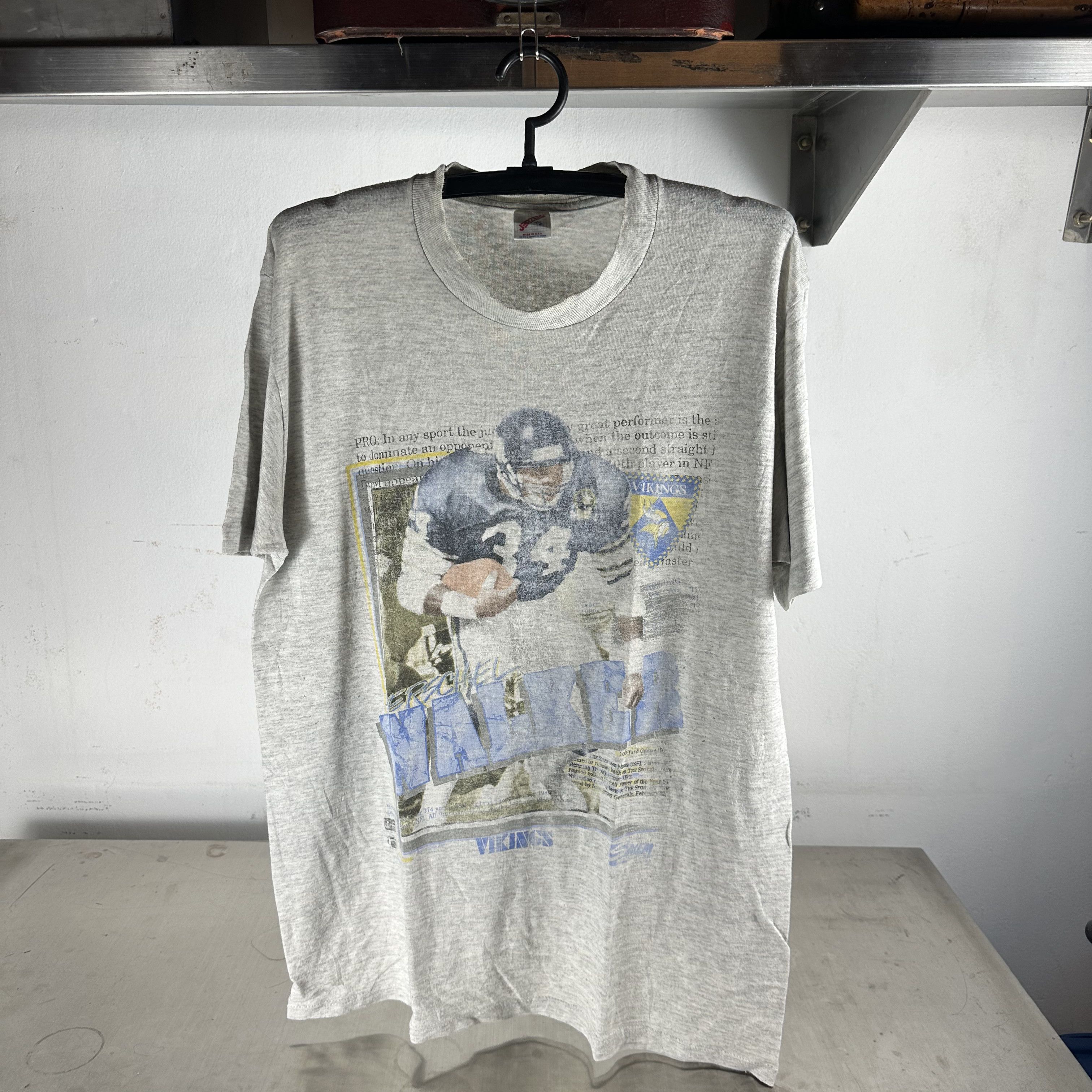 Vintage Vintage 90s Herschel Walker Minnesota Vikings NFL T-shirt Size US XL / EU 56 / 4 - 1 Thumbnail