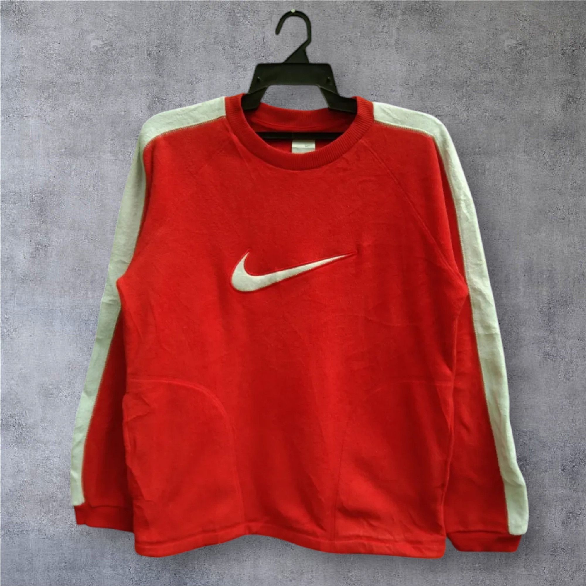 Nike NIKE EMBROIDERY LOGO FLEECE SWEATSHIRT (KIDS) Size US L / EU 52-54 / 3 - 1 Thumbnail