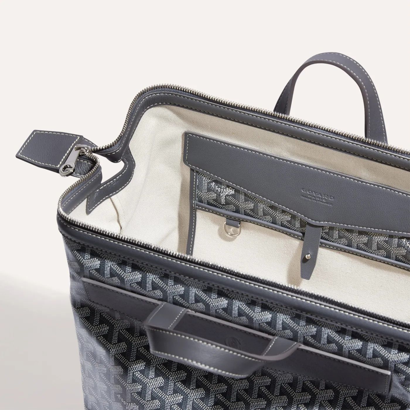 美品Goyard バックパック ブラック/グレー Goyard GOYARD BACKPACK MONOGRAM LEATHER BLACK WHITE SAINT