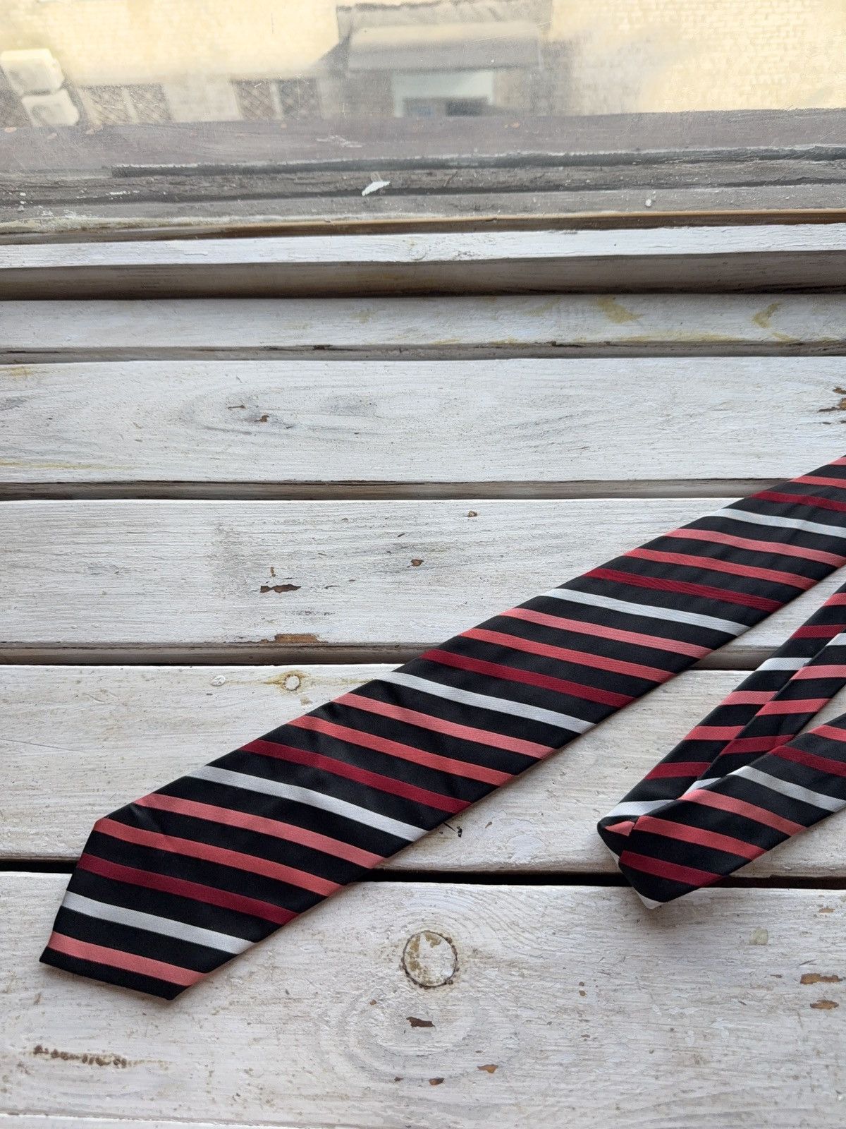 Designer × Karl Lagerfeld Karl Lagerfeld Striped Silk Tie Red Black Gray Vintage Size ONE SIZE - 2 Thumbnail