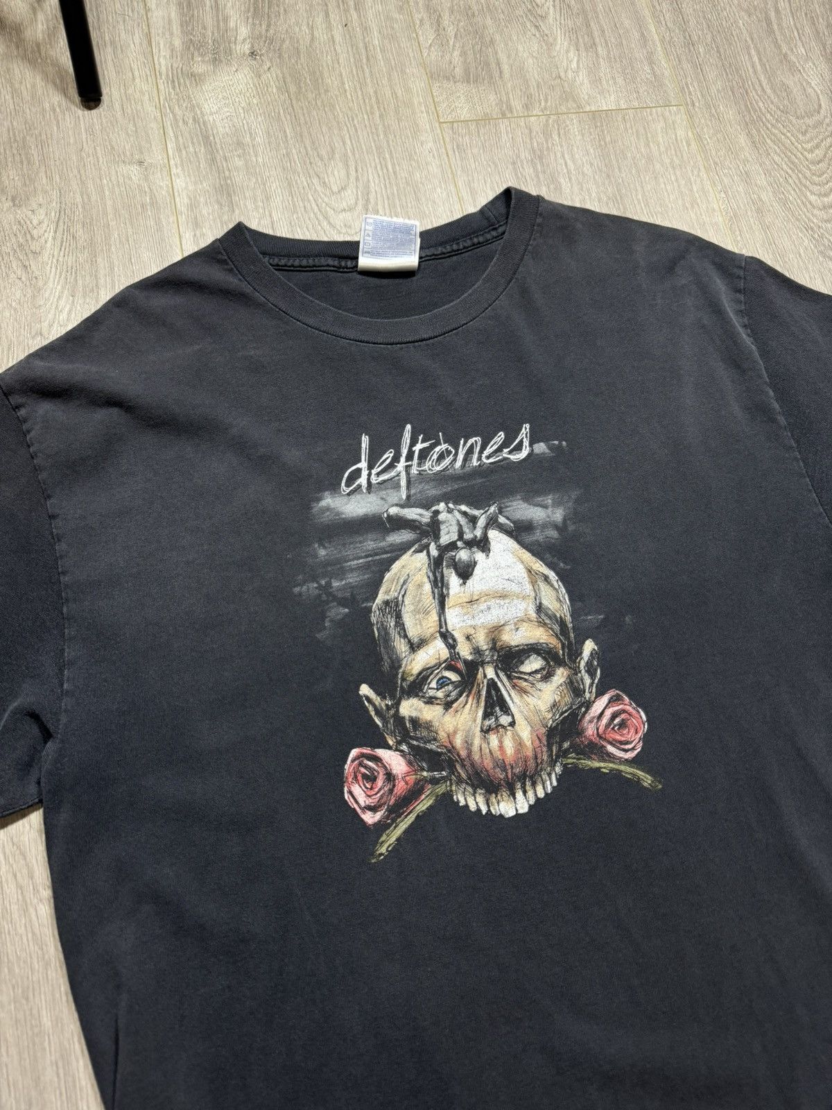 Band Tees × Vintage Vintage Deftones Skull Roses Tee - Very Rare Size US L / EU 52-54 / 3 - 2 Thumbnail