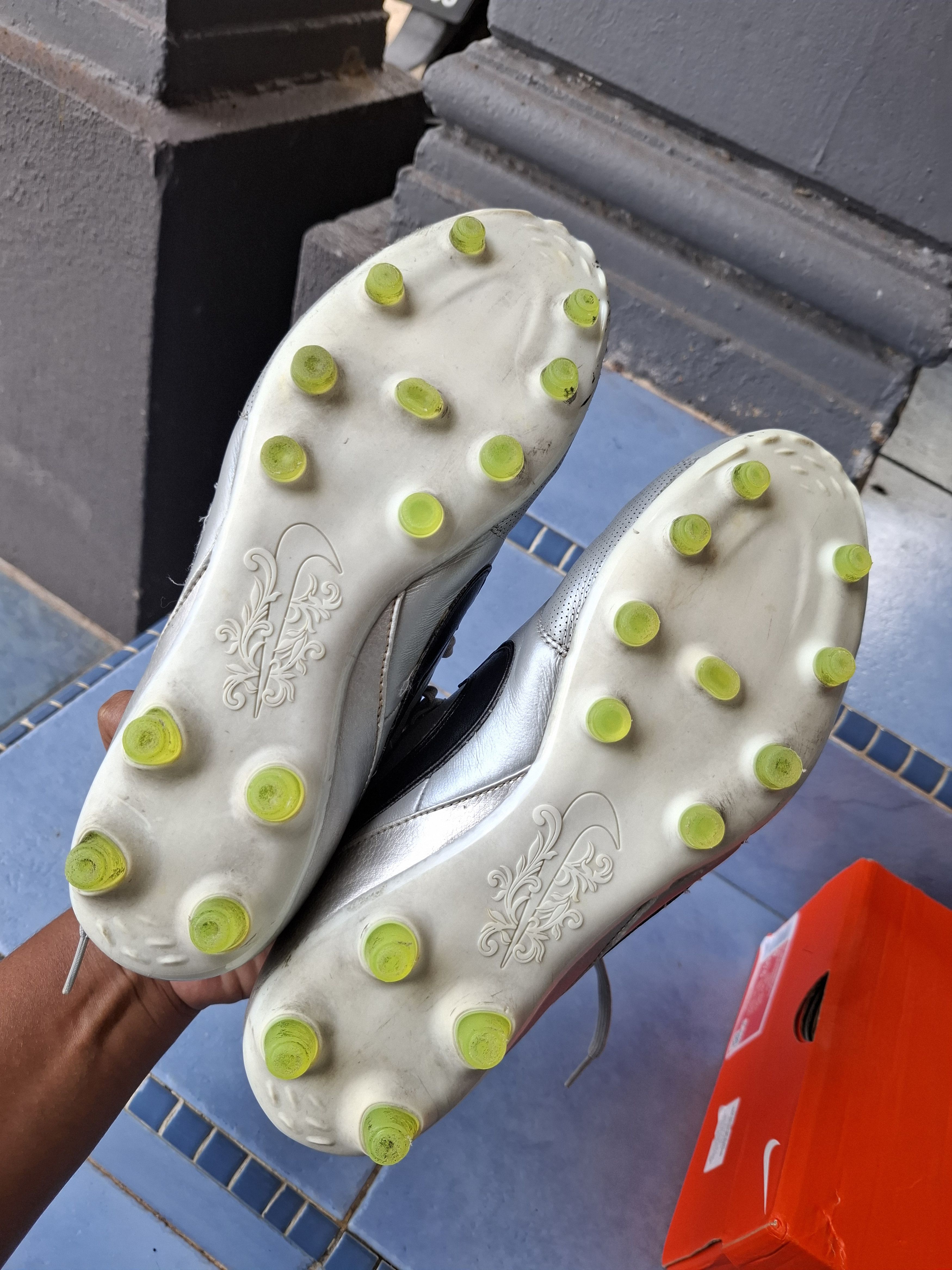 Nike Nike Premier III FG Metallic Silver/Volt/Black Size US 9 / EU 42 - 8 Thumbnail