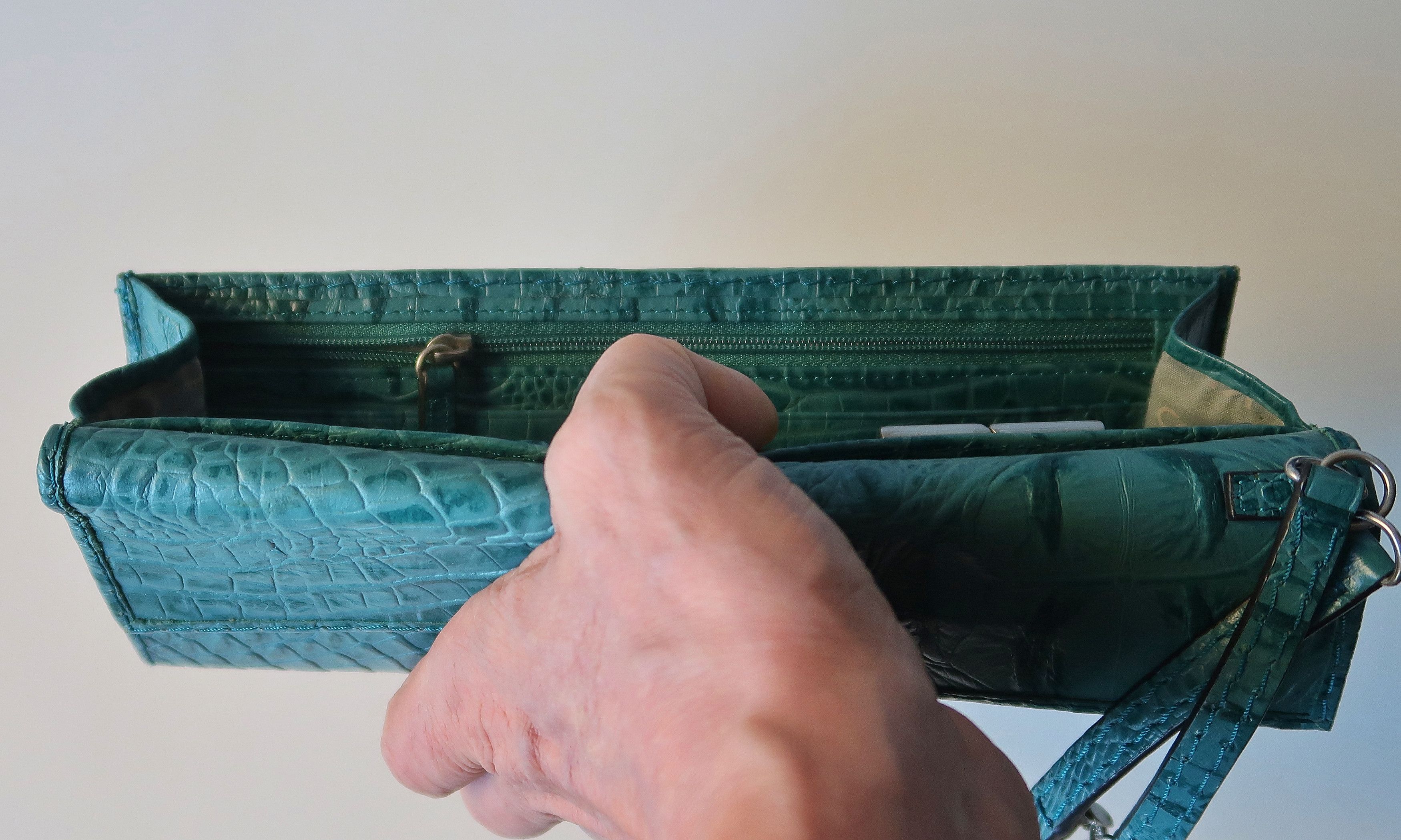 Calvin Klein Croc Embossed Leather Longfold Wristlet Strap Green Wallet Size ONE SIZE - 8 Thumbnail