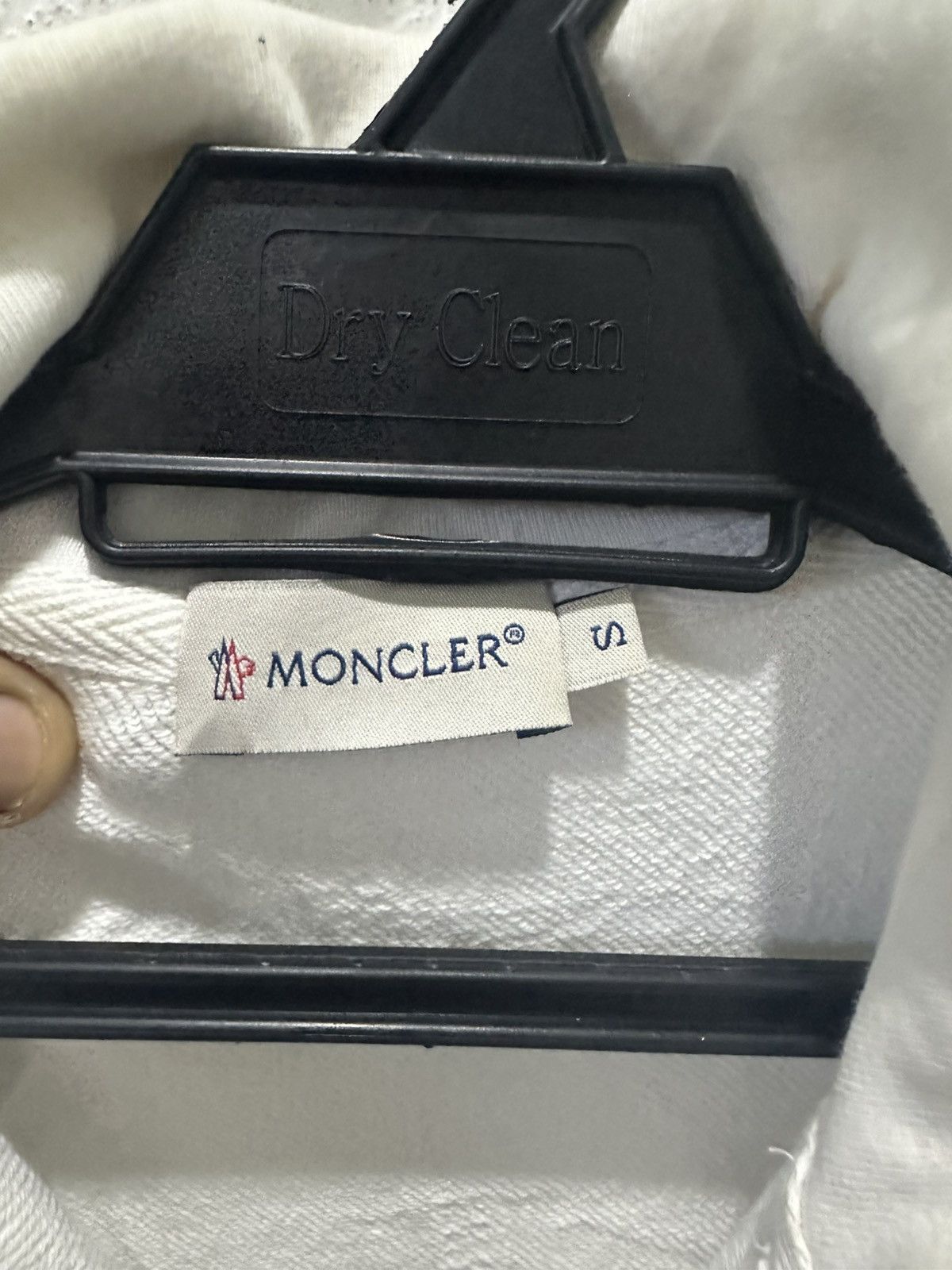 Moncler Vintage Moncler Sweater Pull Over Size S Size US S / EU 44-46 / 1 - 5 Thumbnail