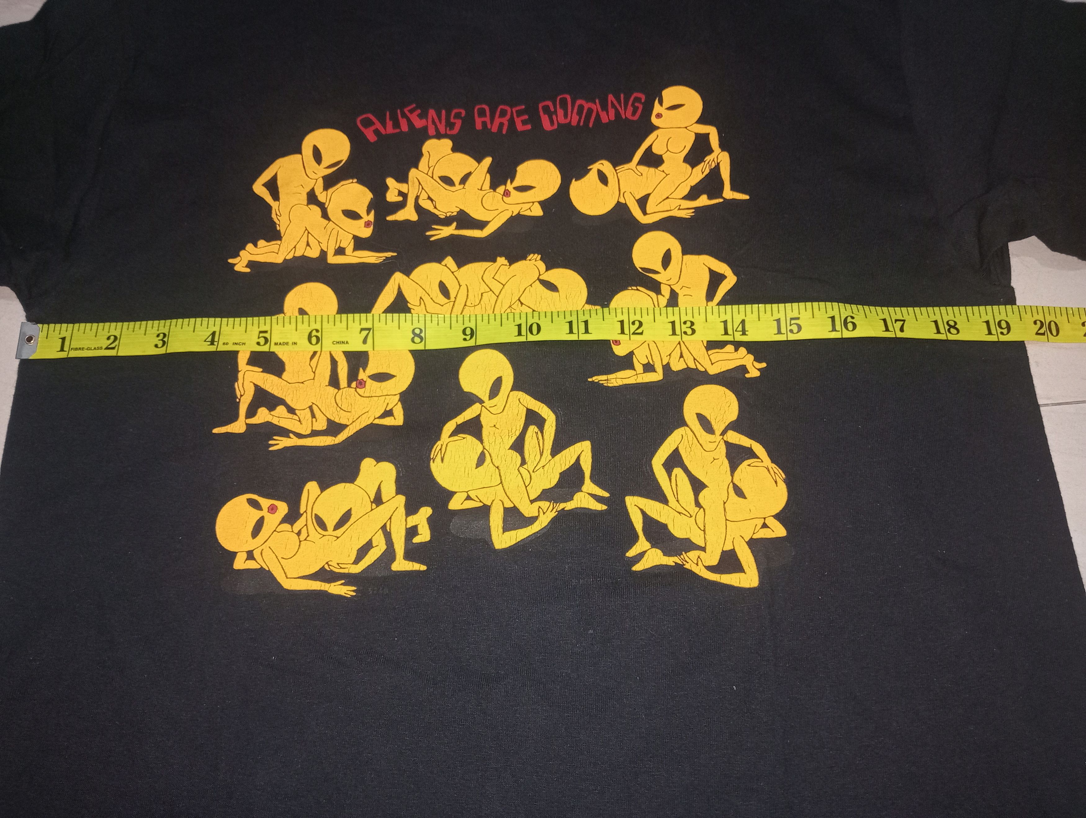 Vintage aliens are coming x vintage x aliens Size US M / EU 48-50 / 2 - 6 Thumbnail