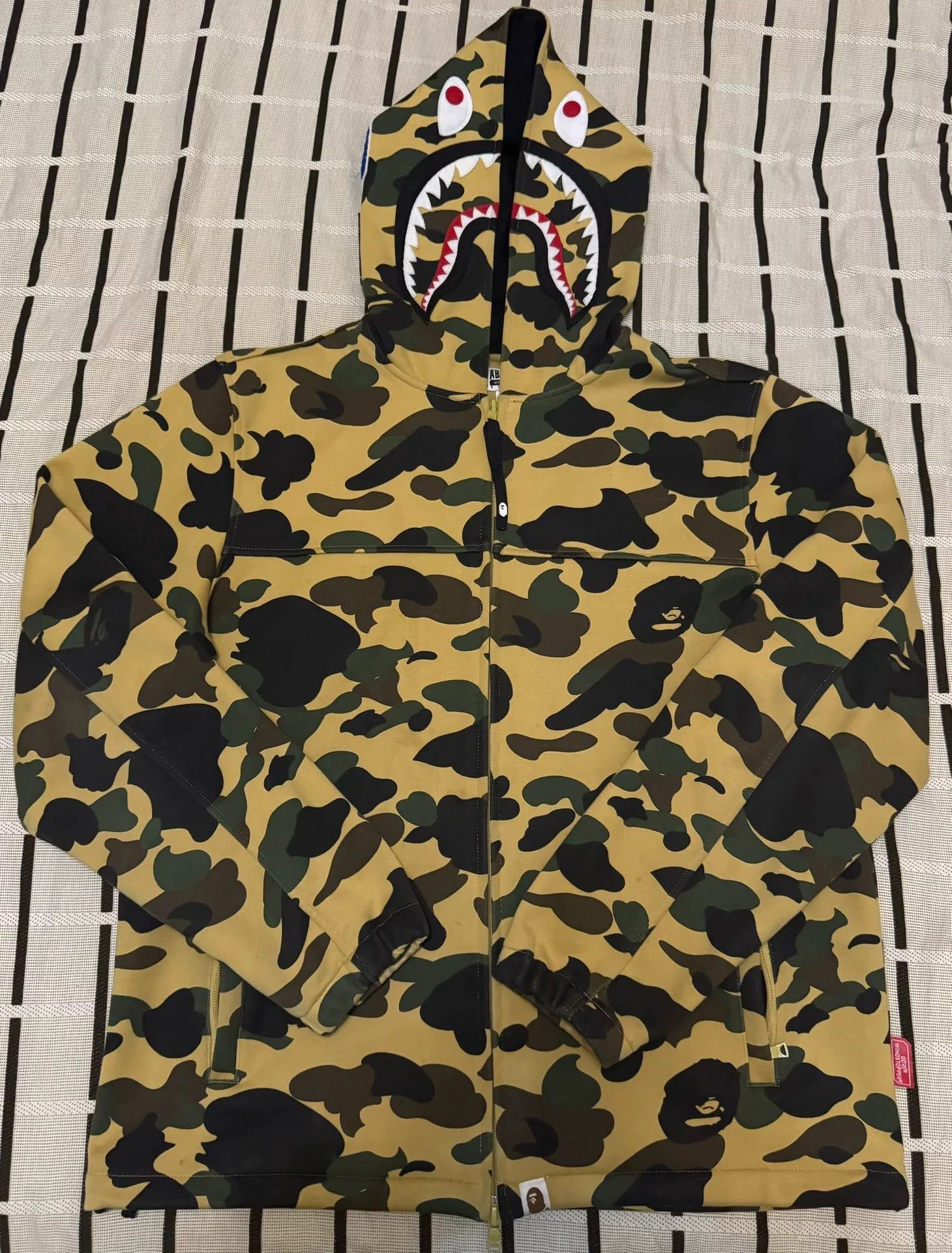 Bape Bape Techwear Camo Yellow Light Jacket S Men Size US S / EU 44-46 / 1 - 1 Thumbnail