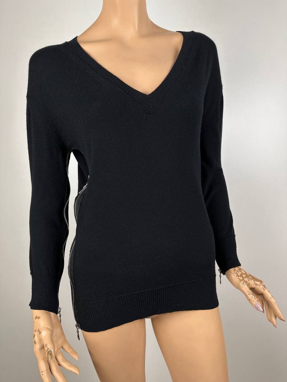 Louis Vuitton Sweater Louis Vuitton Size M / US 6-8 / IT 42-44 - 1 Thumbnail