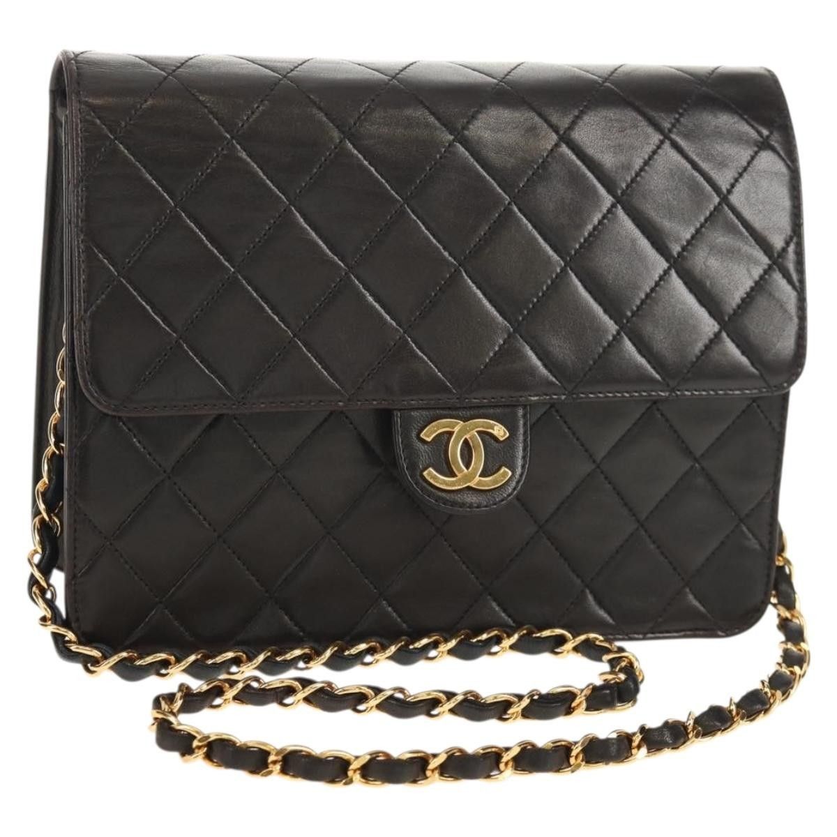 Chanel Chanel Vintage Clutch with Chain Quilted Leather Size ONE SIZE - 1 Thumbnail