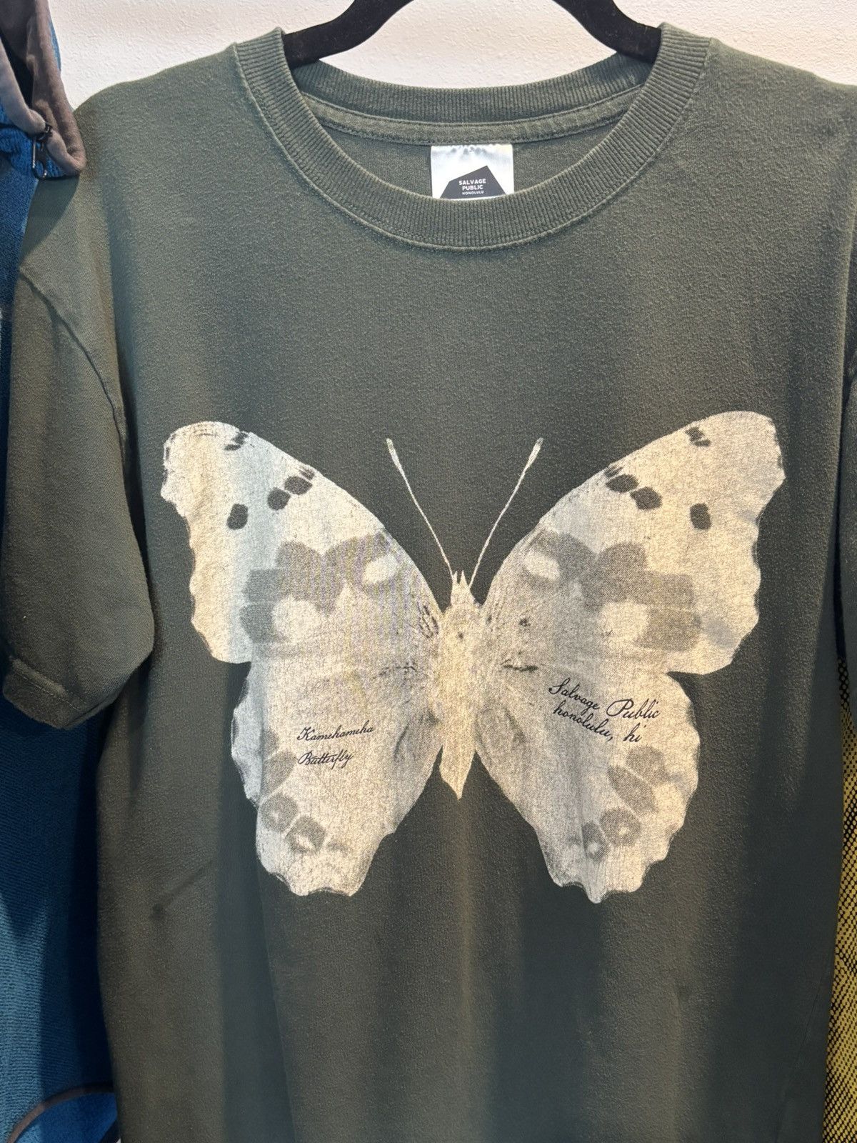 Japanese Brand Salvage Public Honolulu Kamehameha Butterfly T-shirt 🦋 Size US S / EU 44-46 / 1 - 2 Thumbnail