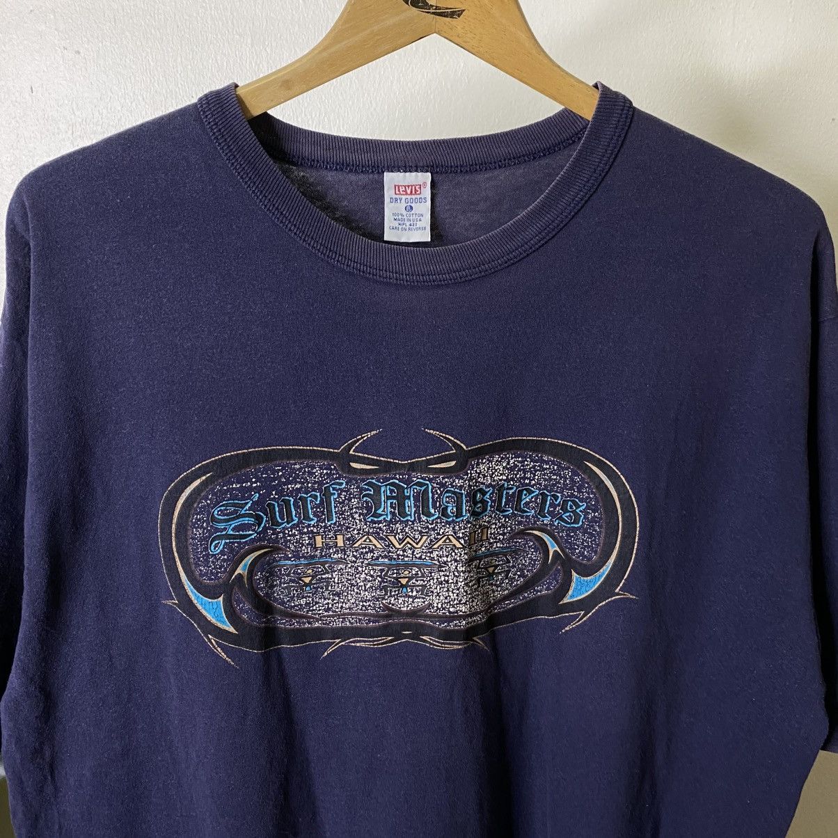 Levi's 1990s Levis Hawaii Surf Masters Rare Graphic T Shirt Size US XL / EU 56 / 4 - 2 Thumbnail