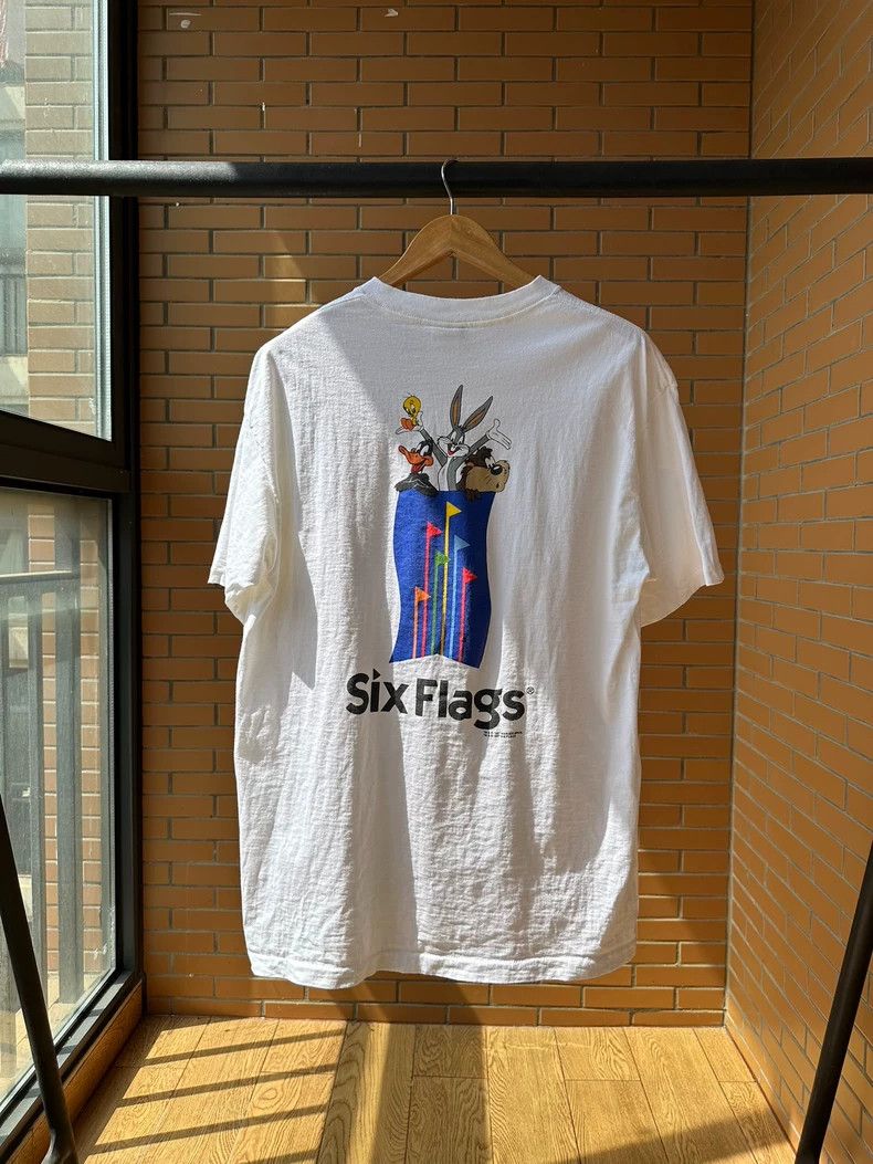 Vintage VintageTee 1997 Warner Bros Six Flags 2505-Nextarrow Size US XL / EU 56 / 4 - 1 Thumbnail