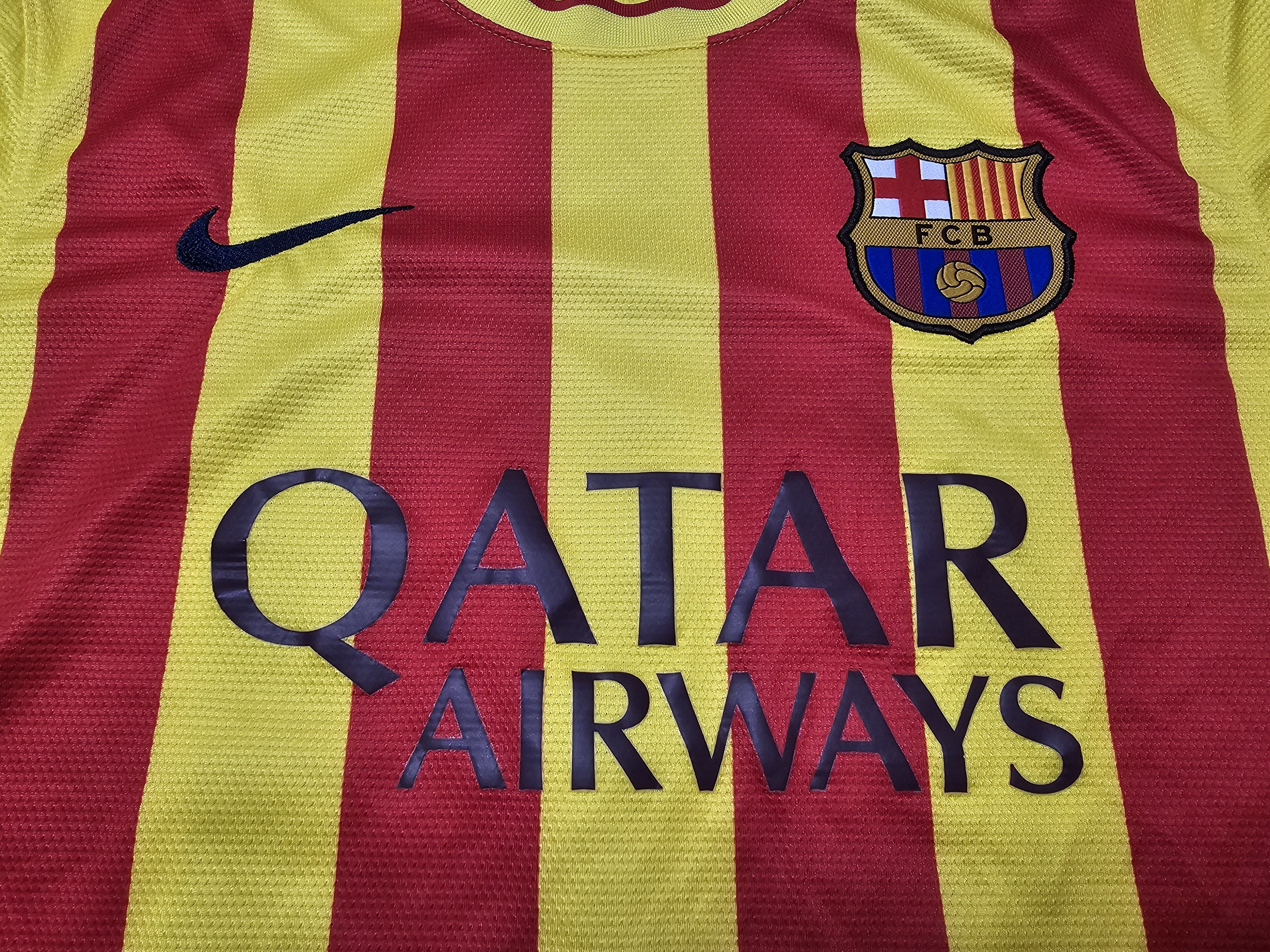 Nike BARCELONA 2013 2014 AWAY FOOTBALL SHIRT SOCCER JERSEY Size US S / EU 44-46 / 1 - 3 Thumbnail