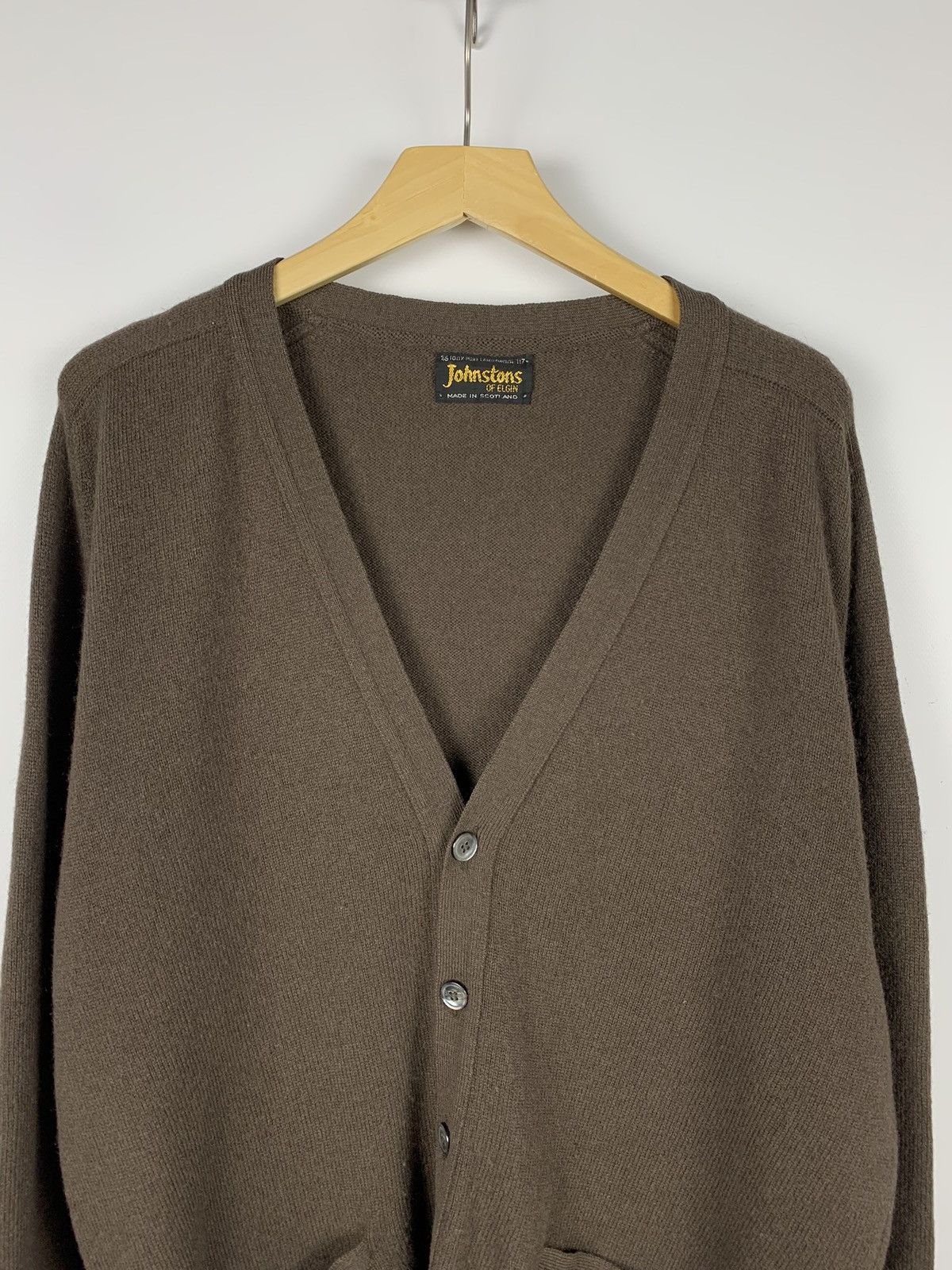 Johnstons Of Elgin Vintage Johnstons of Elgin Wool Cardigan Buttons Size 46 Size US S / EU 44-46 / 1 - 2 Thumbnail