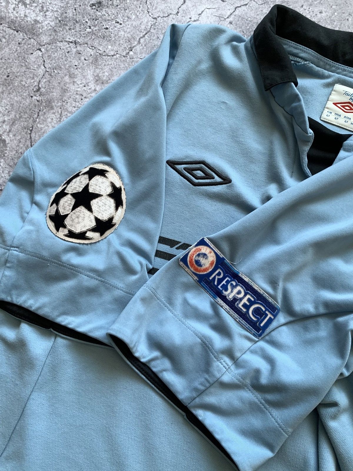 Umbro 🔥MANCHESTER CITY UMRO 2012/13 HOME JERSEY SINCLAIR UCL SHIRT Size US L / EU 52-54 / 3 - 17 Thumbnail