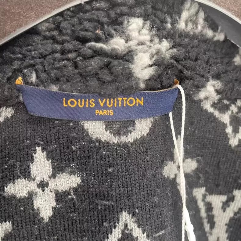 Louis Vuitton louis vuitton Black teddy polar fleece jacket 2501-Nextarr Size US XS / EU 42 / 0 - 4 Thumbnail