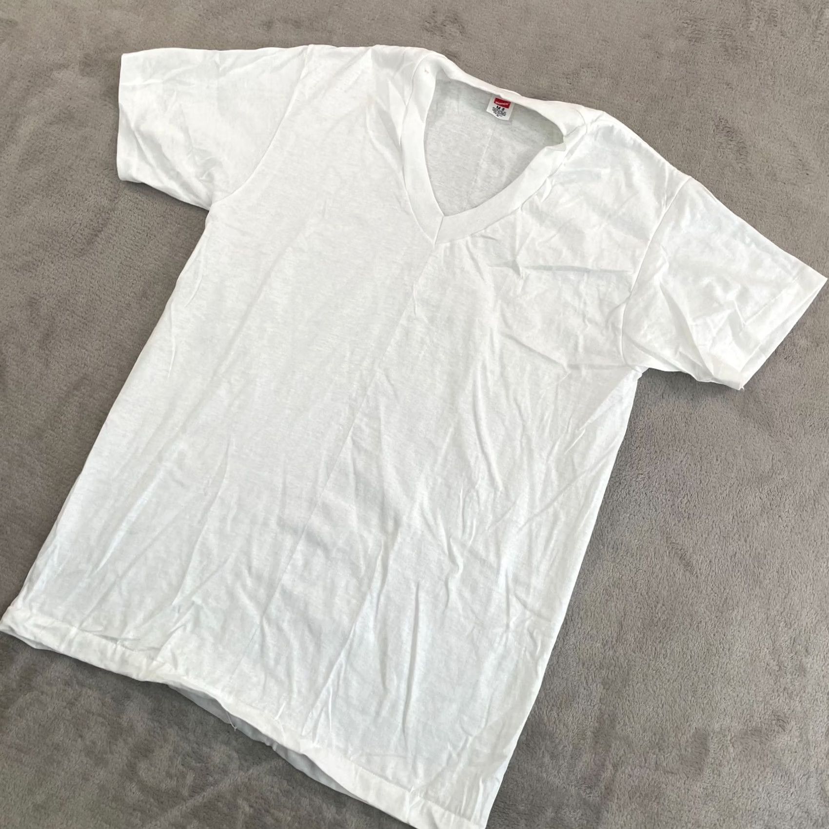 Hanes VINTAGE Hanes T Shirt White Cotton V-Neck 80s 70s USA Men M Single Stitch Shirt Mens Size US M / EU 48-50 / 2 - 4 Thumbnail