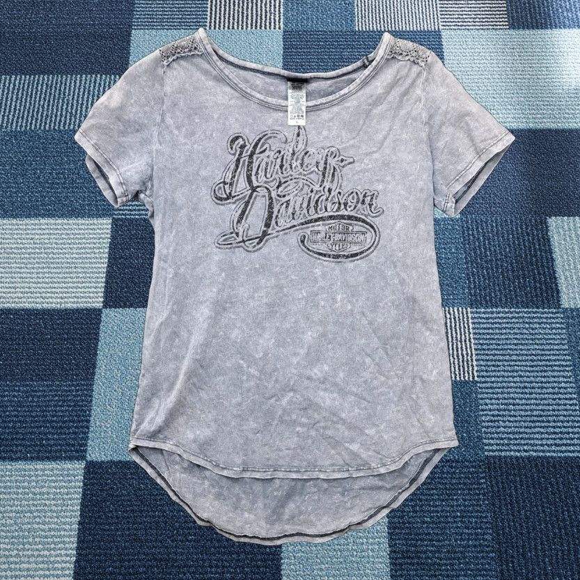 Harley Davidson Harley Davidson Shirt Women L Gray Motorcycle Graphic Lace Shoulders Crew Neck Short Sleeve 100% Cotton Womens Size L / US 10 / IT 46 - 1 Thumbnail