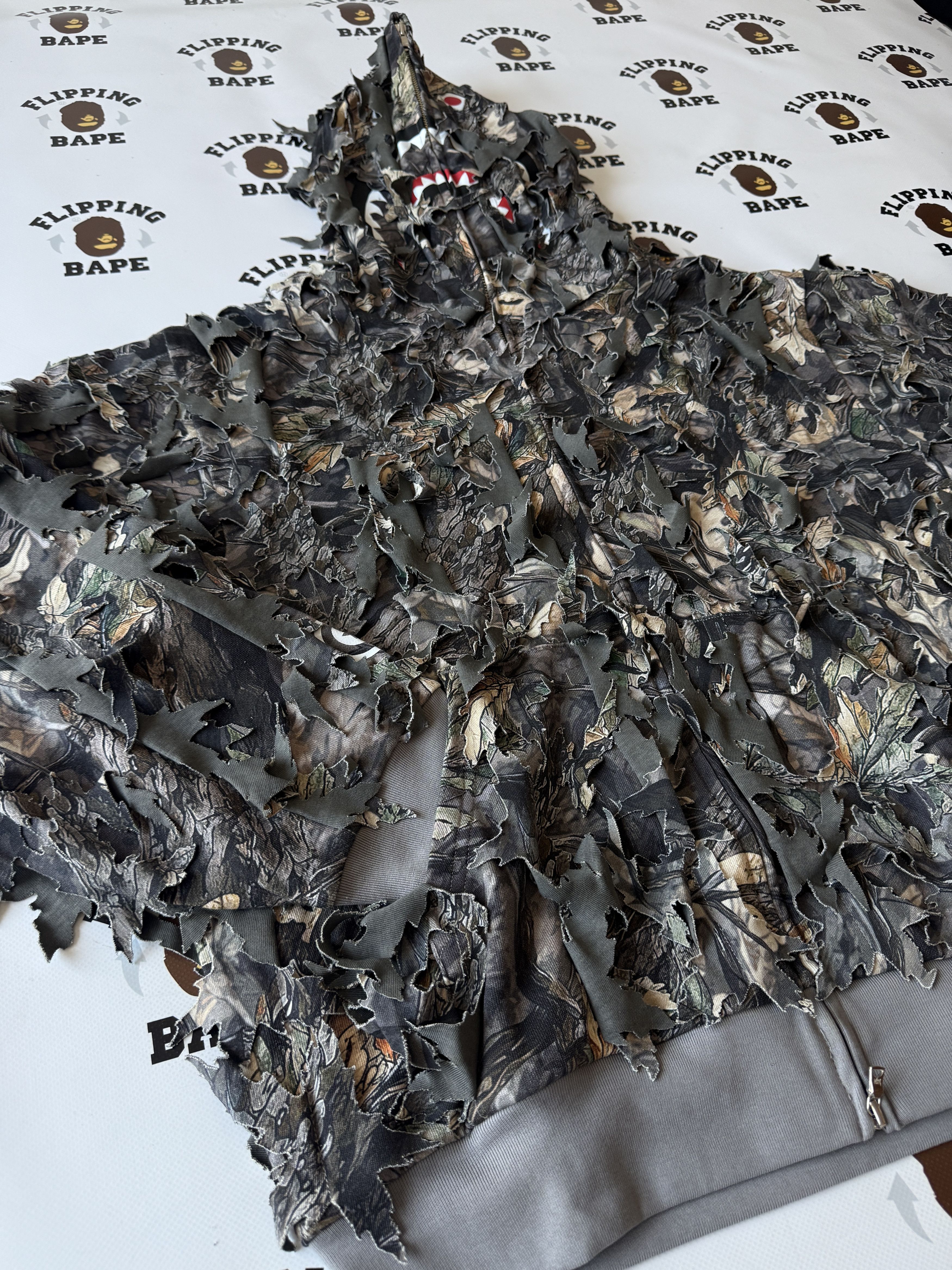 Bape BAPE TREE EDGE LASER CUT CROPPED SHARK FULL ZIP HOODIE Size US XL / EU 56 / 4 - 11 Thumbnail