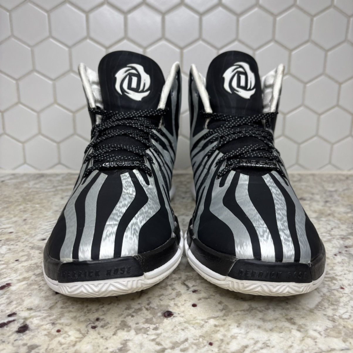 Adidas Size 11.5 -Adidas D Rose 4.5 Zebra 2014 Gently Worn With Box Size US 11.5 / EU 44-45 - 4 Thumbnail