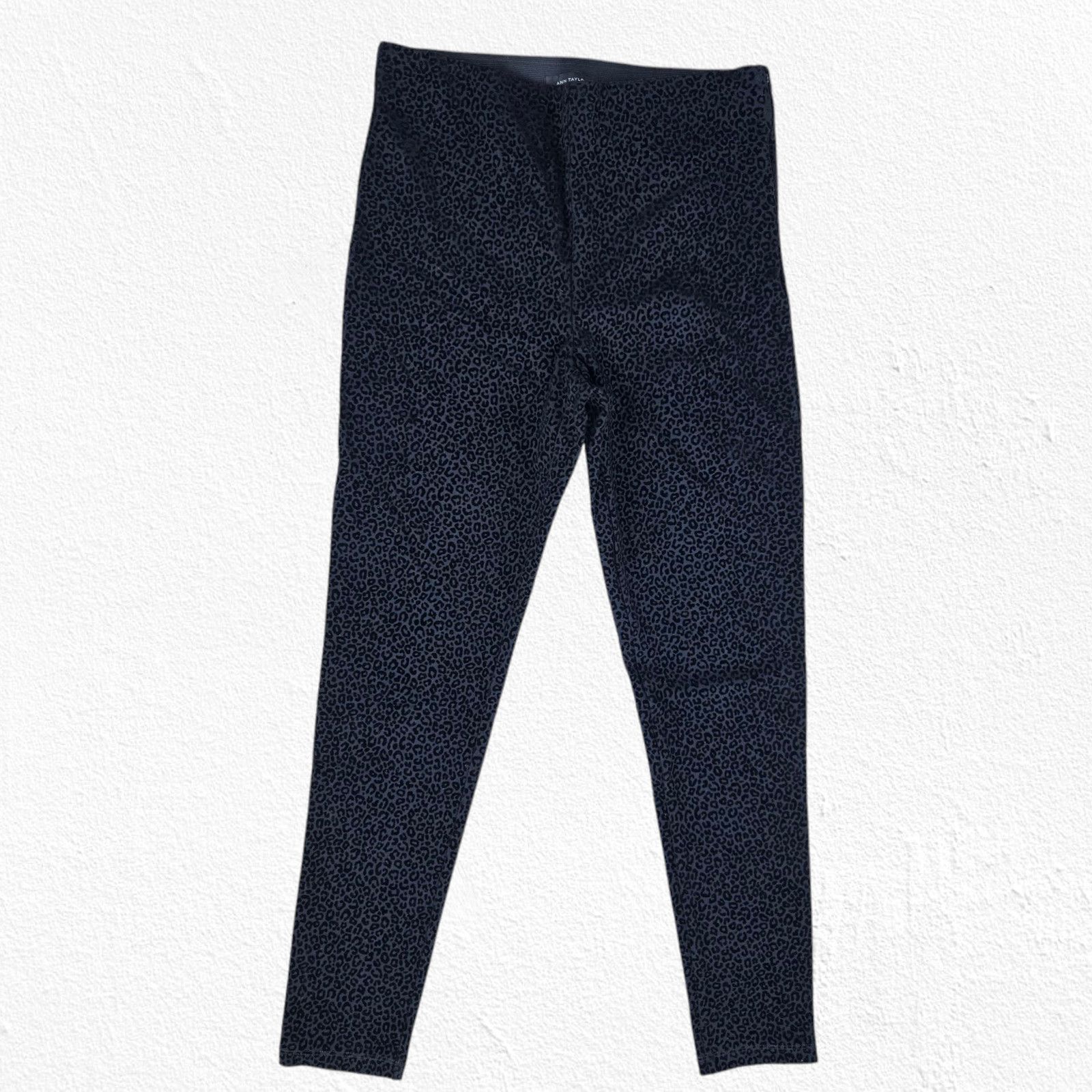 Ann Taylor Ann Taylor Black Leopard Skinny Ponte Pants Size Medium Size 30" / US 8 / IT 44 - 2 Thumbnail